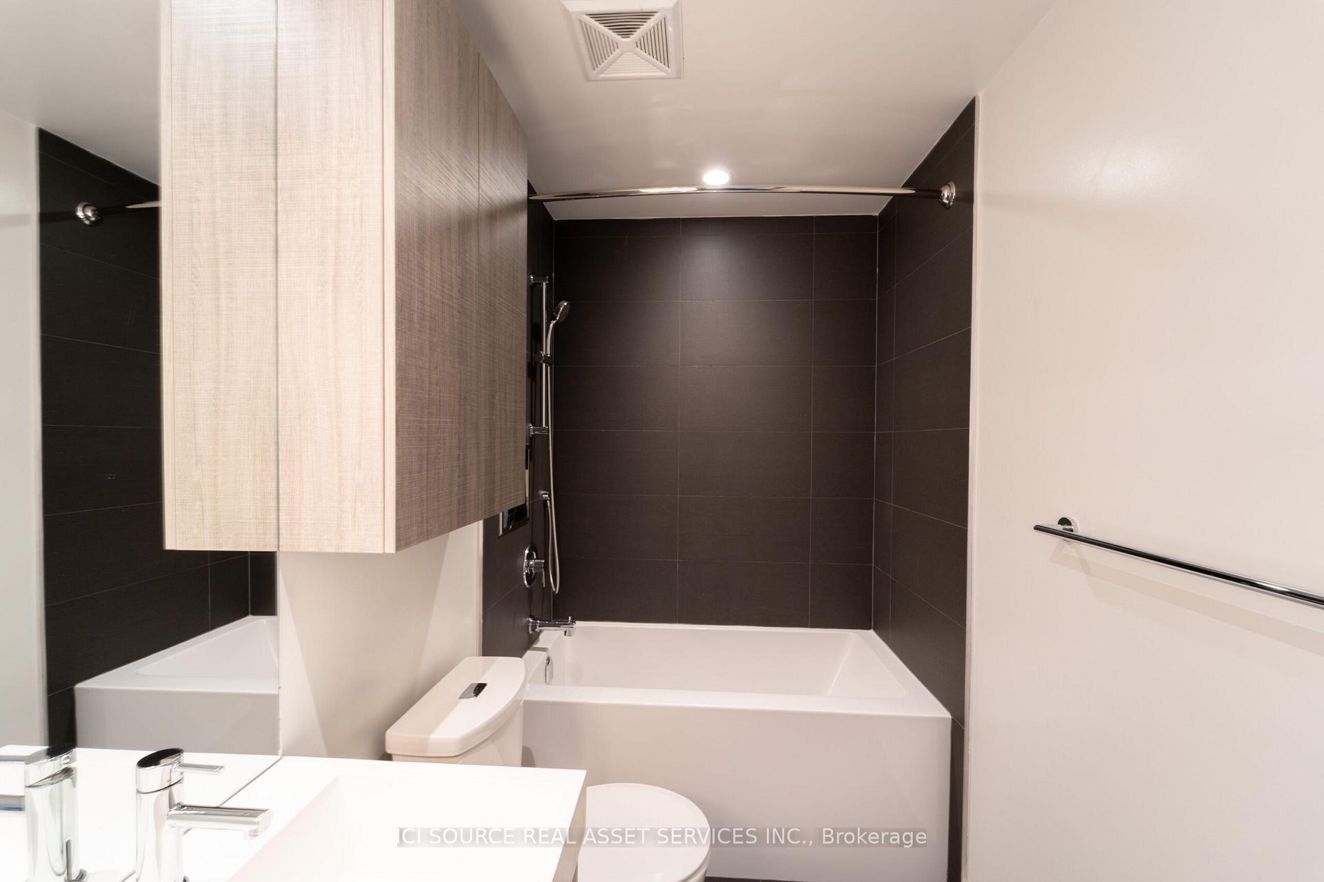 Photo 4 of Unit 1405, 25 Selby Street, Toronto, North St. James Town — HOMEH