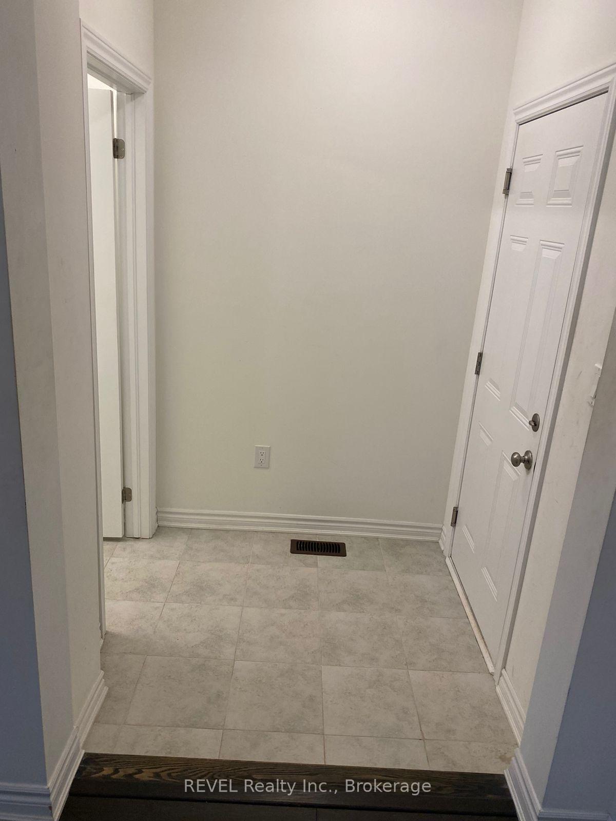 Photo 3 of 61 Sapphire Way, Thorold, Rolling Meadows — HOMEH