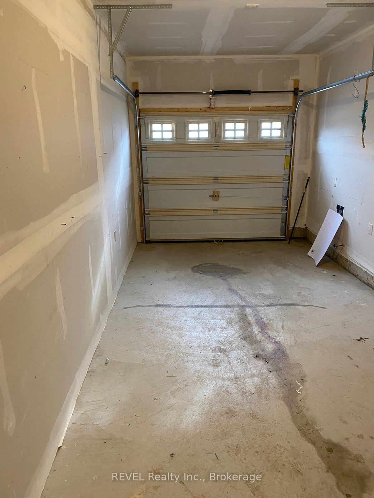 Photo 4 of 61 Sapphire Way, Thorold, Rolling Meadows — HOMEH
