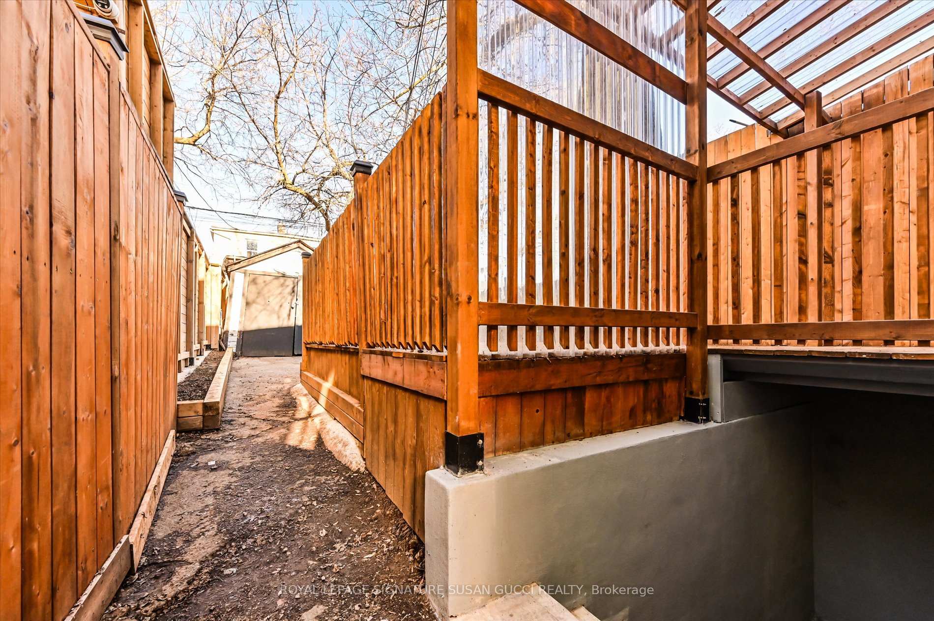 Photo 24 of 131 Donlands Avenue, Toronto, Danforth Village-East York — HOMEH
