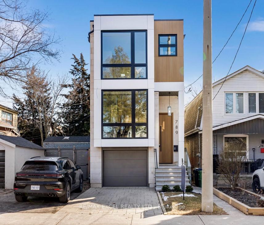 Front of 789 Sammon Avenue