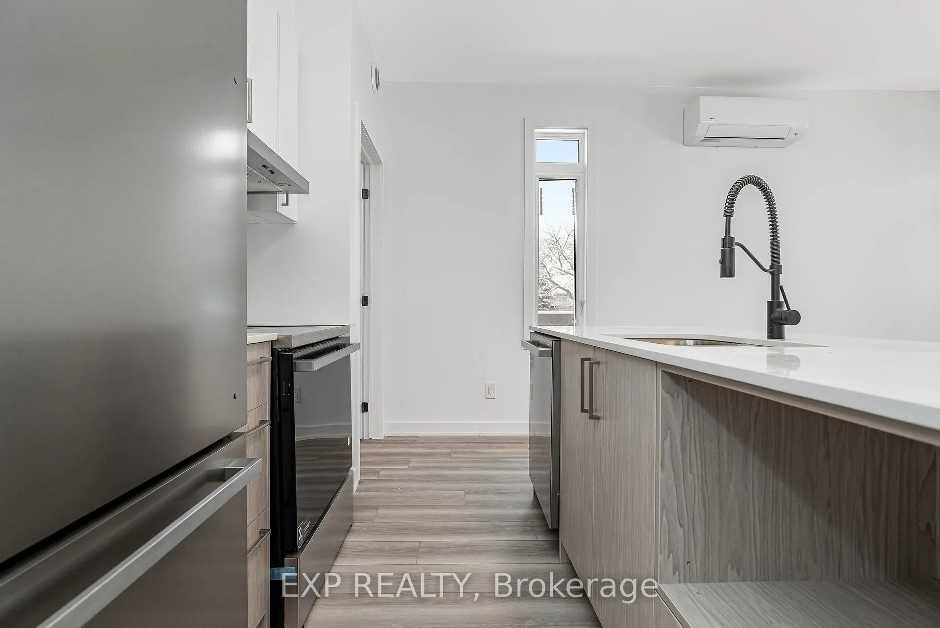 Photo 5 of Unit Unit B, 1369 Louis Lane, Ottawa, Cyrville Rd./Industrial Park — HOMEH
