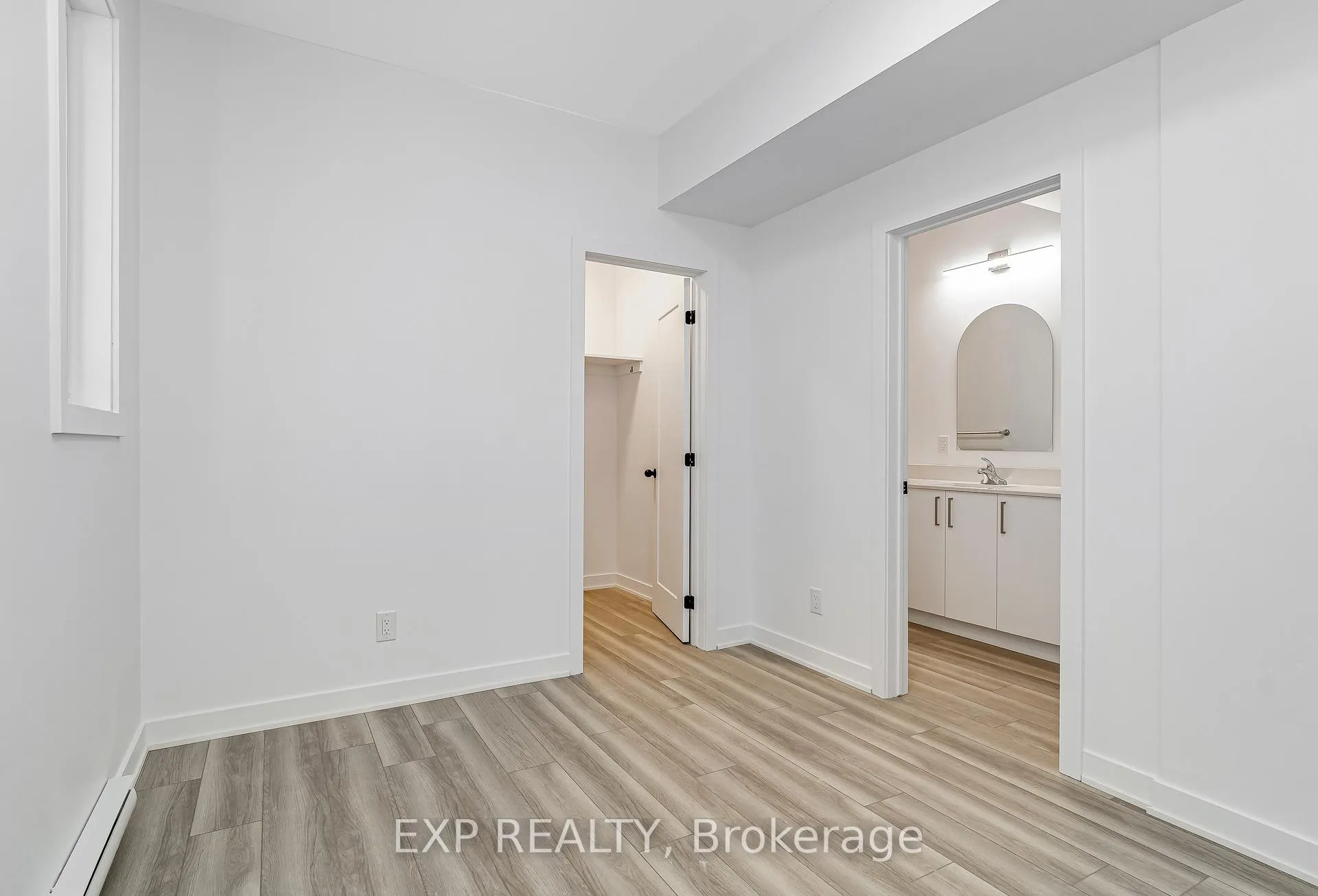 Photo 7 of Unit Unit B, 1369 Louis Lane, Ottawa, Cyrville Rd./Industrial Park — HOMEH