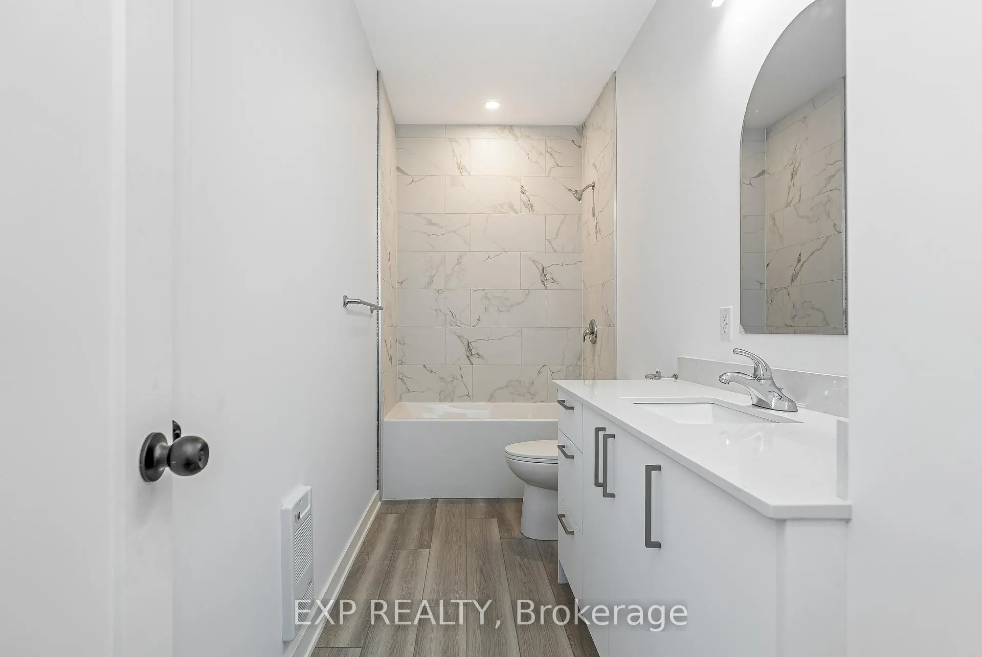 Photo 9 of Unit Unit B, 1369 Louis Lane, Ottawa, Cyrville Rd./Industrial Park — HOMEH