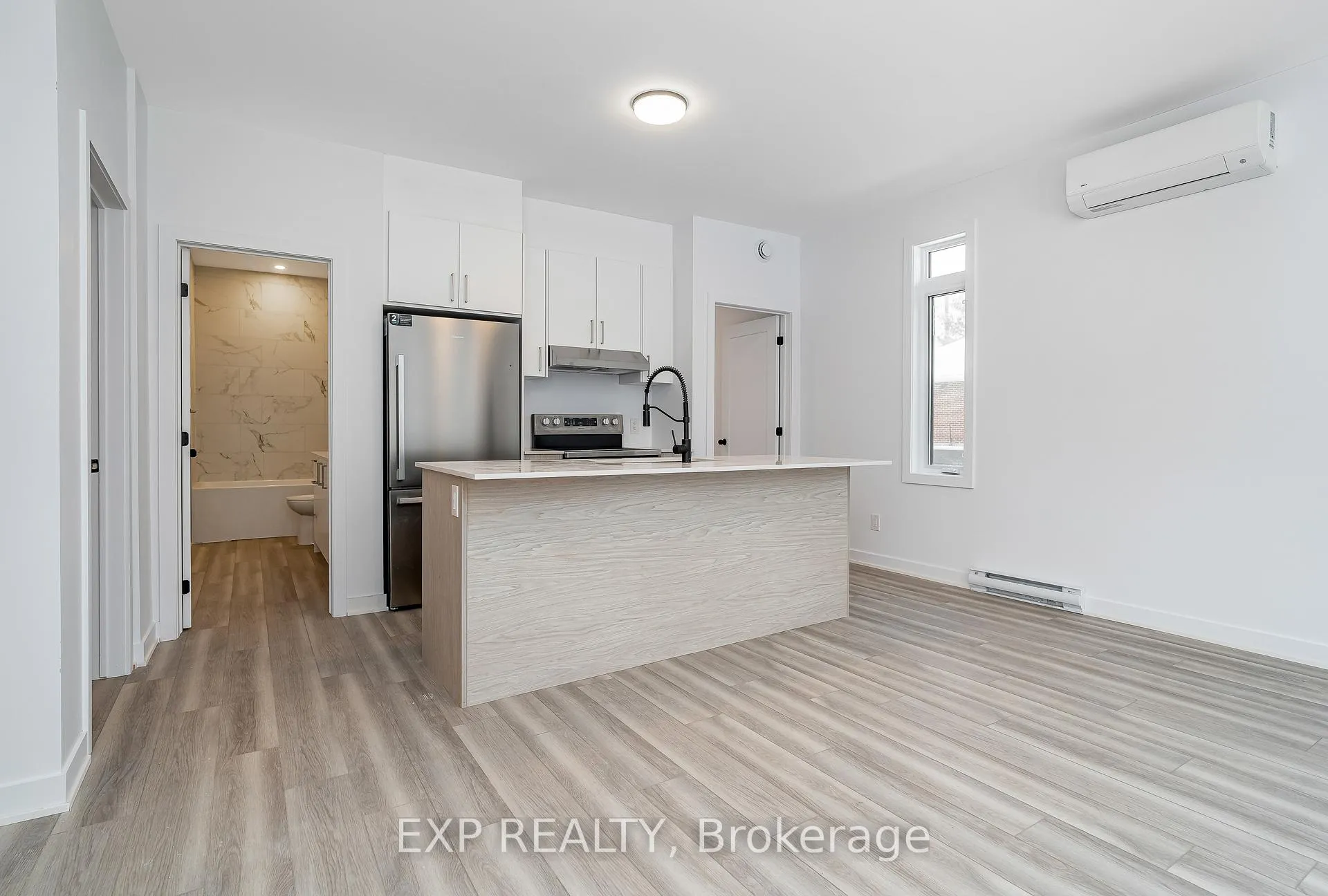 Photo 10 of Unit Unit B, 1369 Louis Lane, Ottawa, Cyrville Rd./Industrial Park — HOMEH