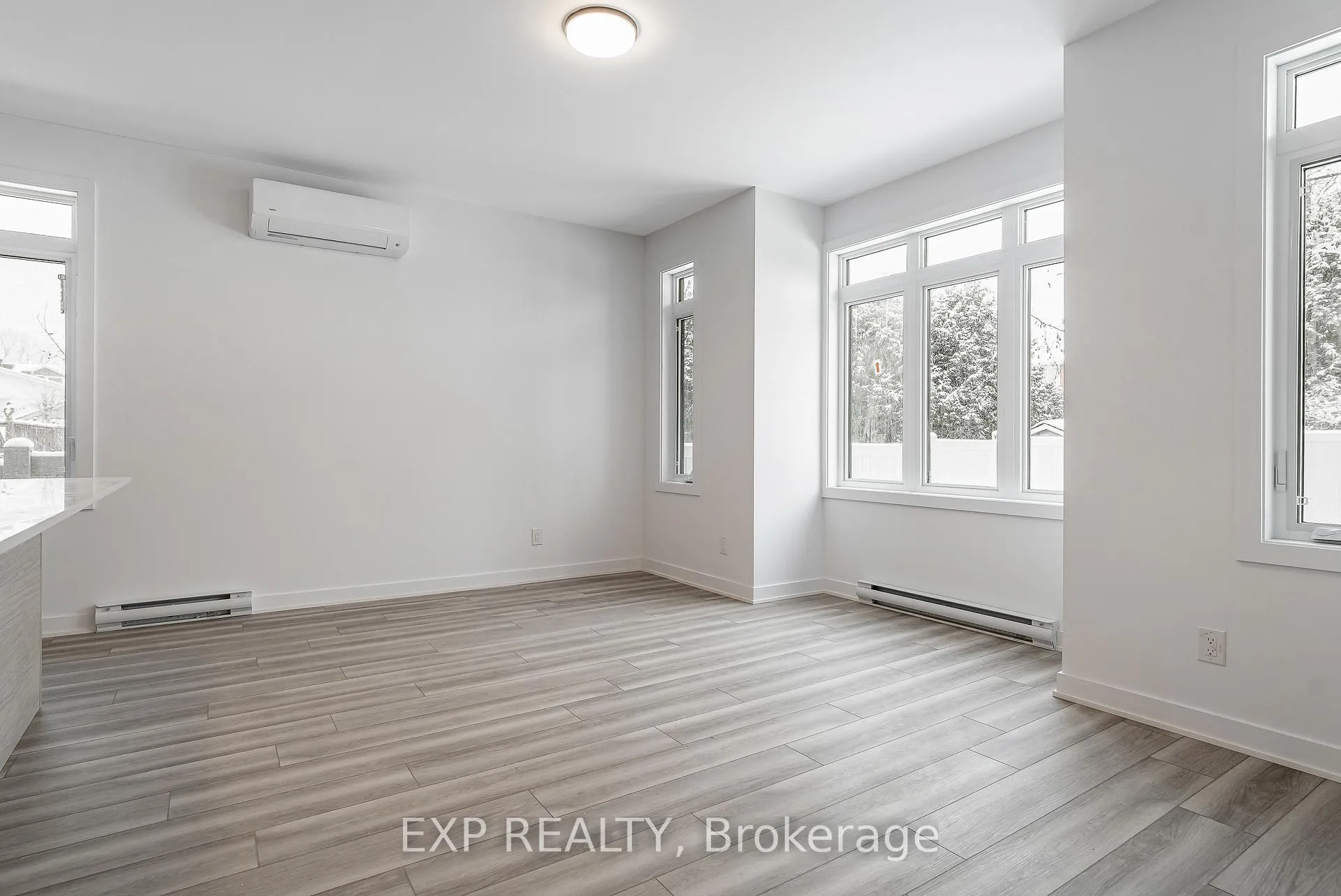 Photo 11 of Unit Unit B, 1369 Louis Lane, Ottawa, Cyrville Rd./Industrial Park — HOMEH