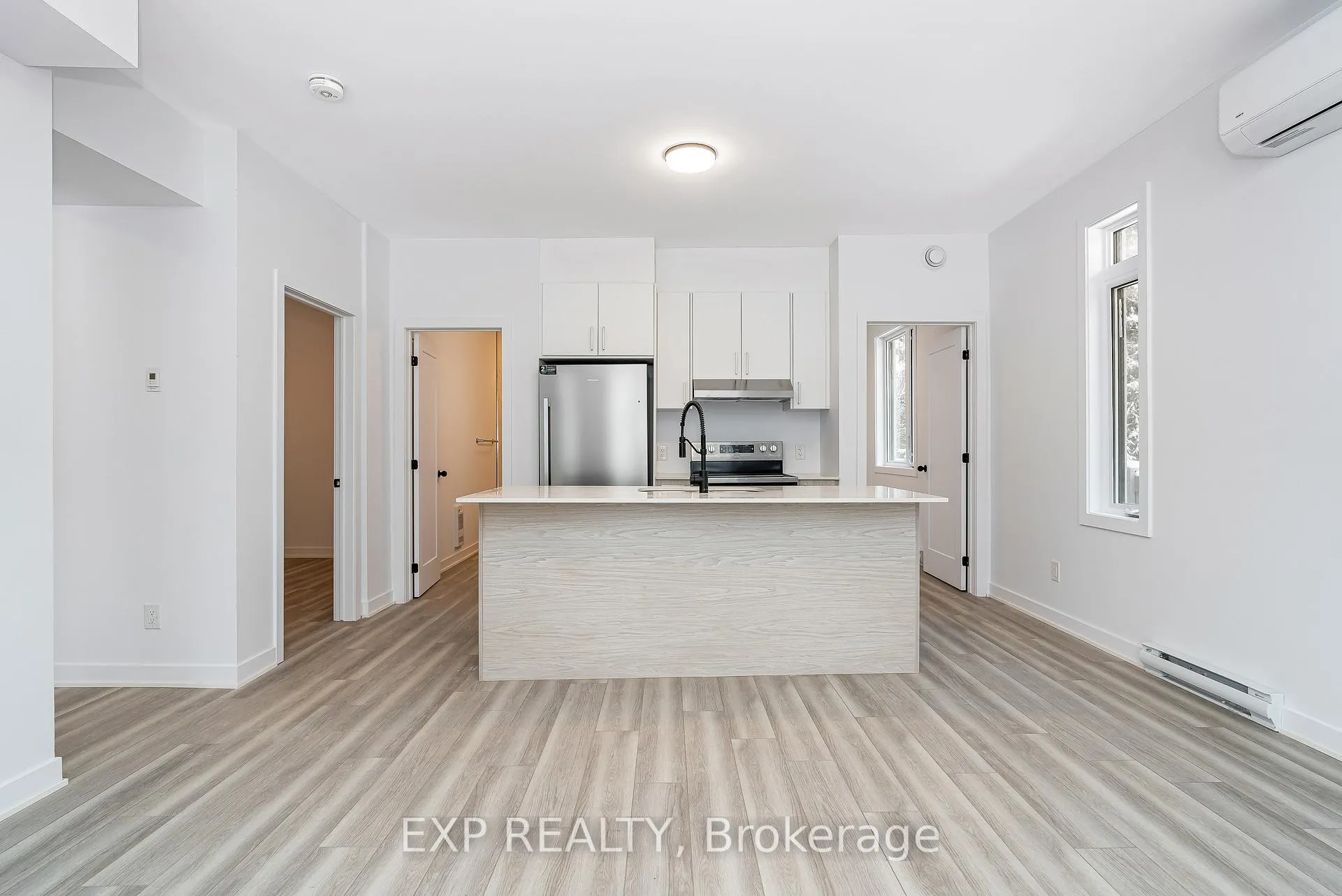Photo 12 of Unit Unit B, 1369 Louis Lane, Ottawa, Cyrville Rd./Industrial Park — HOMEH
