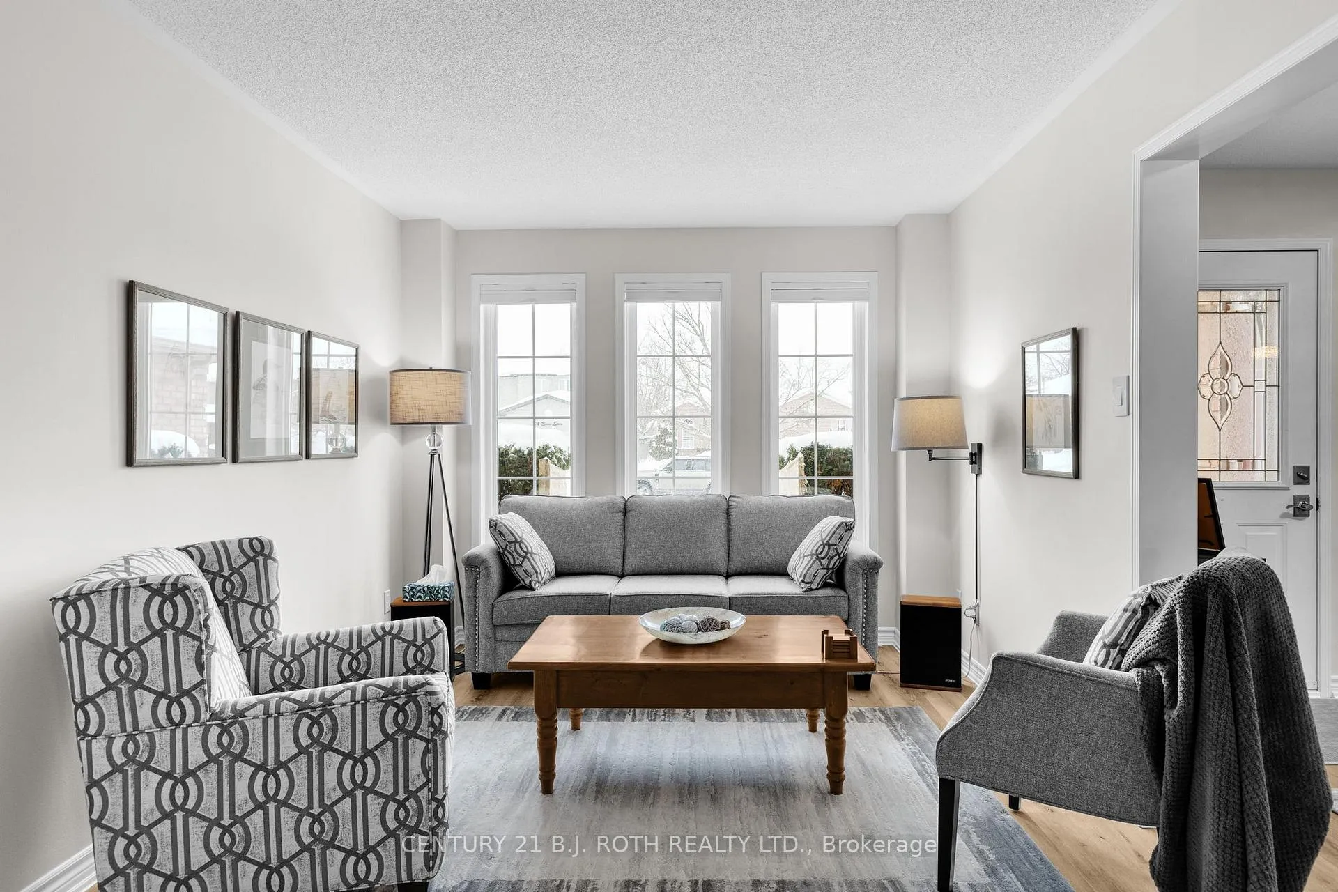 Photo 7 of 53 Benson Drive, Barrie, Sandy Hollow — HOMEH