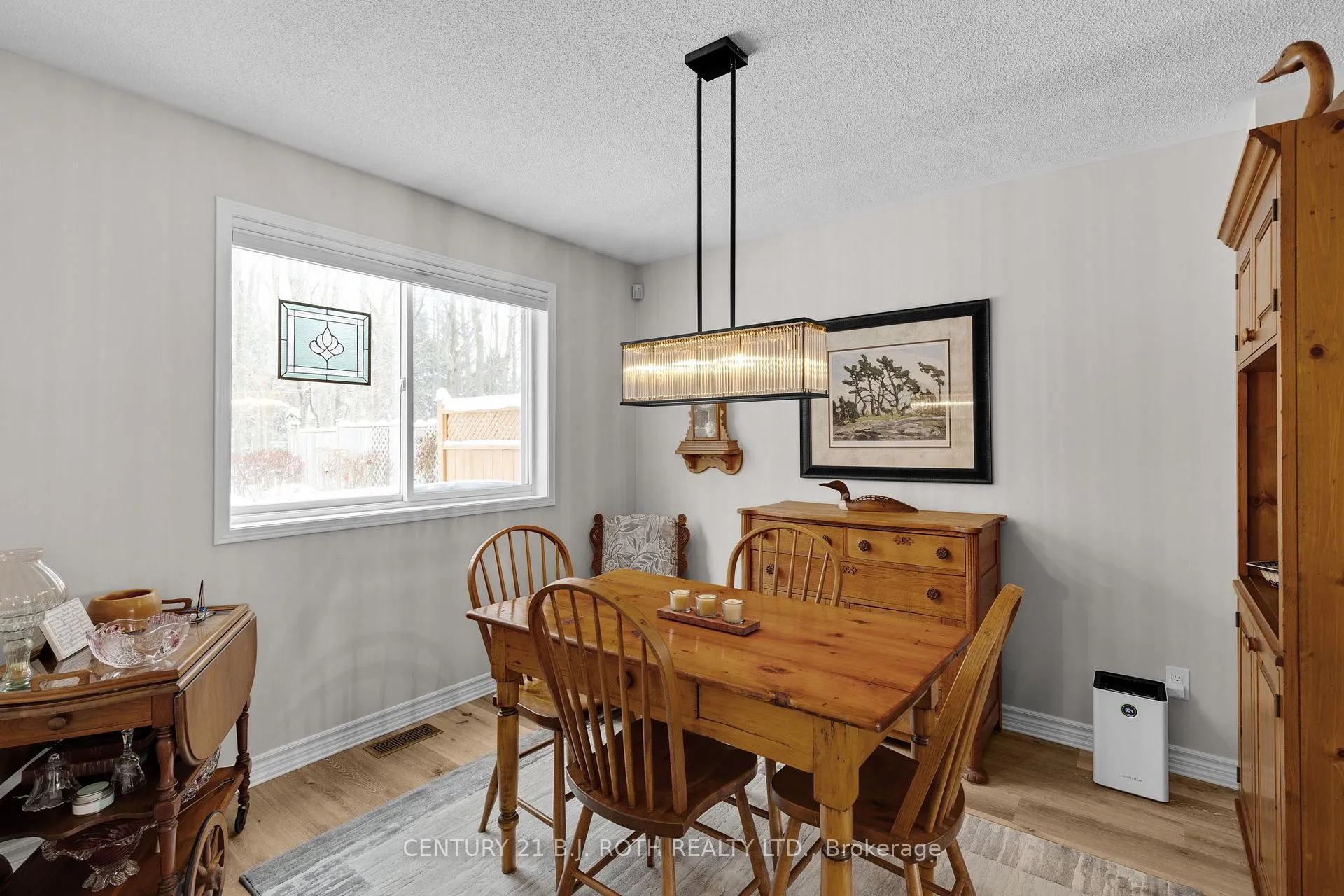 Photo 10 of 53 Benson Drive, Barrie, Sandy Hollow — HOMEH