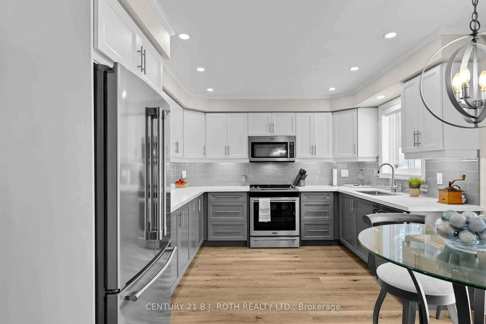 Photo 13 of 53 Benson Drive, Barrie, Sandy Hollow — HOMEH
