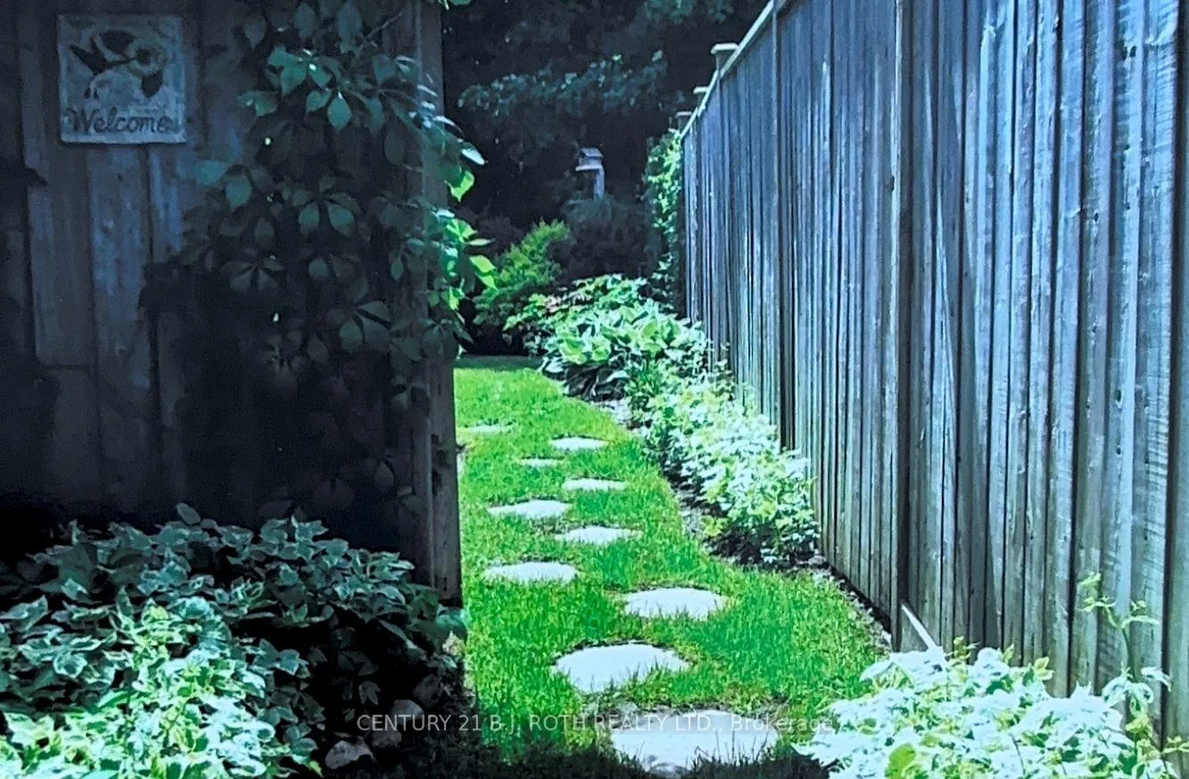 Photo 43 of 53 Benson Drive, Barrie, Sandy Hollow — HOMEH