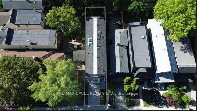 Photo 2 of 789 Sammon Avenue, Toronto, Danforth Village-East York — HOMEH
