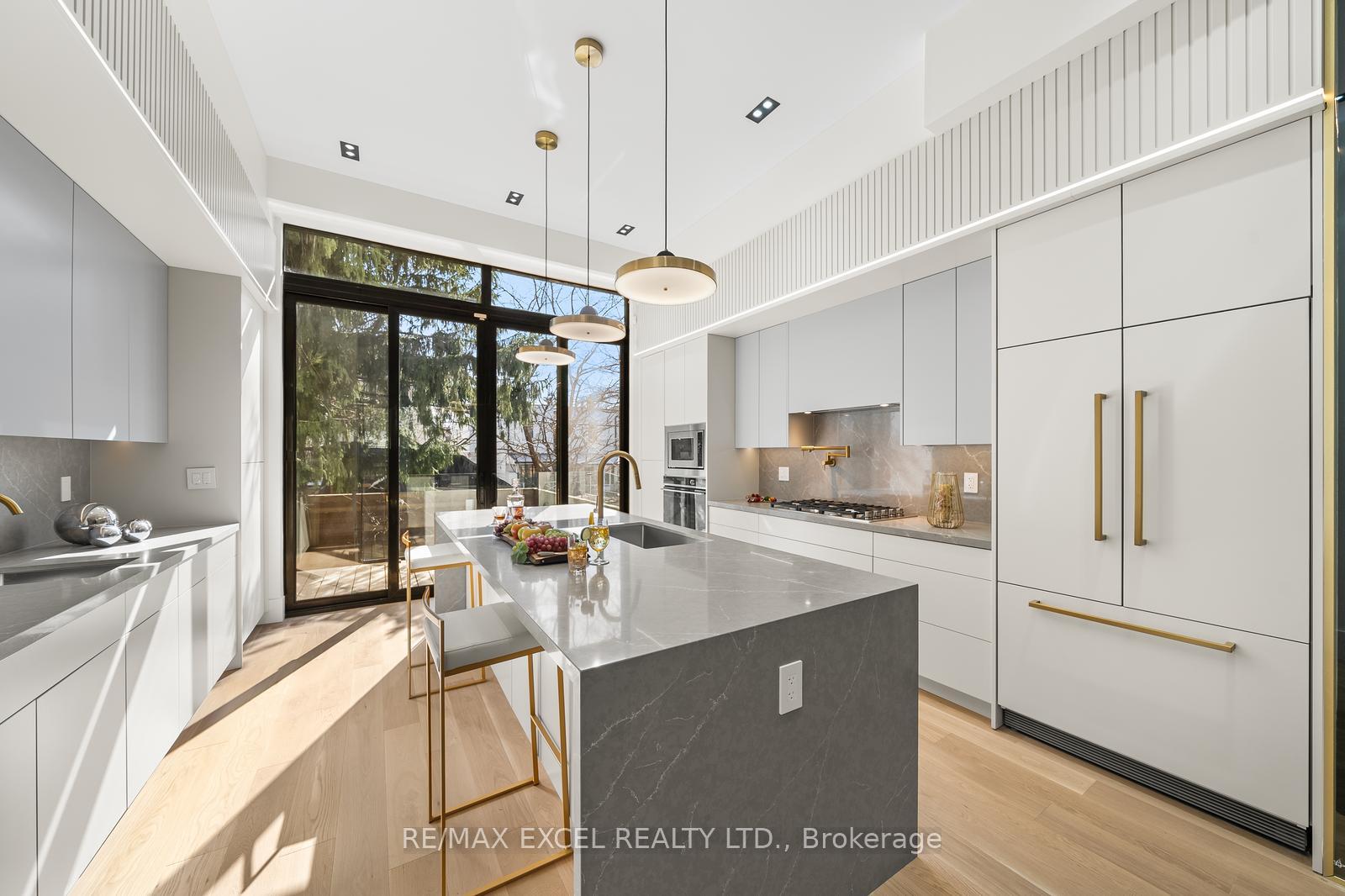Photo 7 of 789 Sammon Avenue, Toronto, Danforth Village-East York — HOMEH
