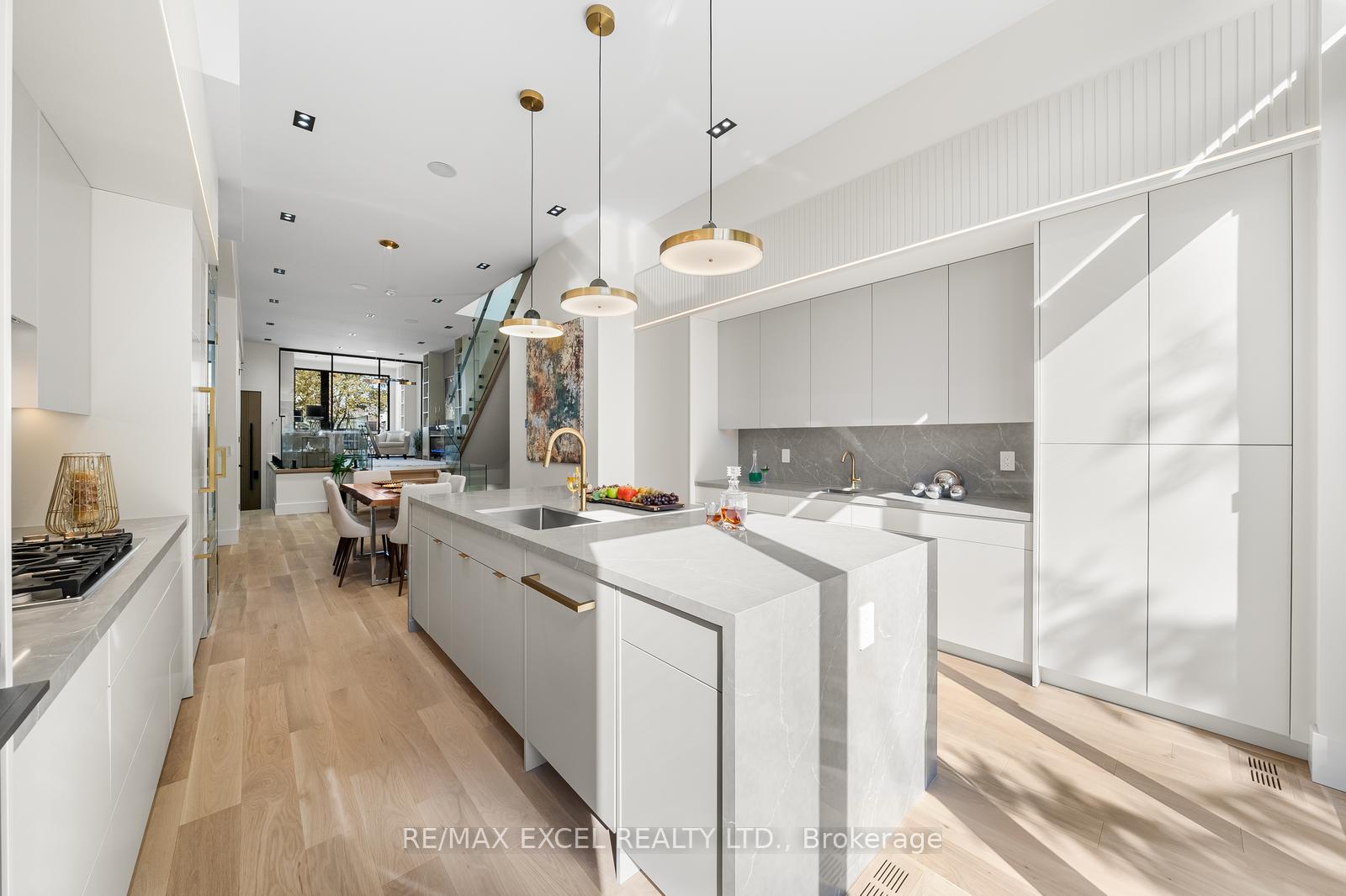 Photo 8 of 789 Sammon Avenue, Toronto, Danforth Village-East York — HOMEH