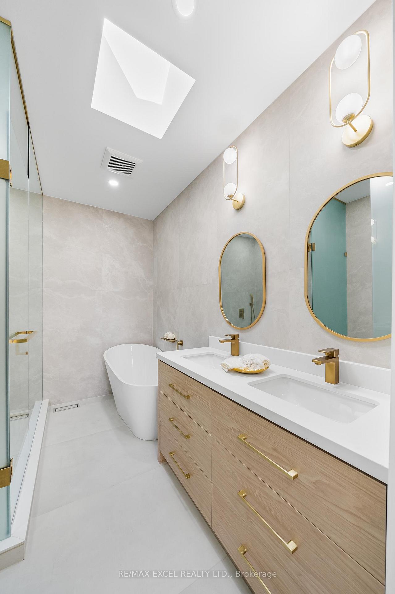 Photo 23 of 789 Sammon Avenue, Toronto, Danforth Village-East York — HOMEH