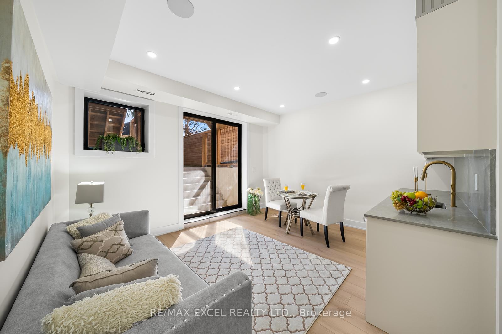 Photo 33 of 789 Sammon Avenue, Toronto, Danforth Village-East York — HOMEH