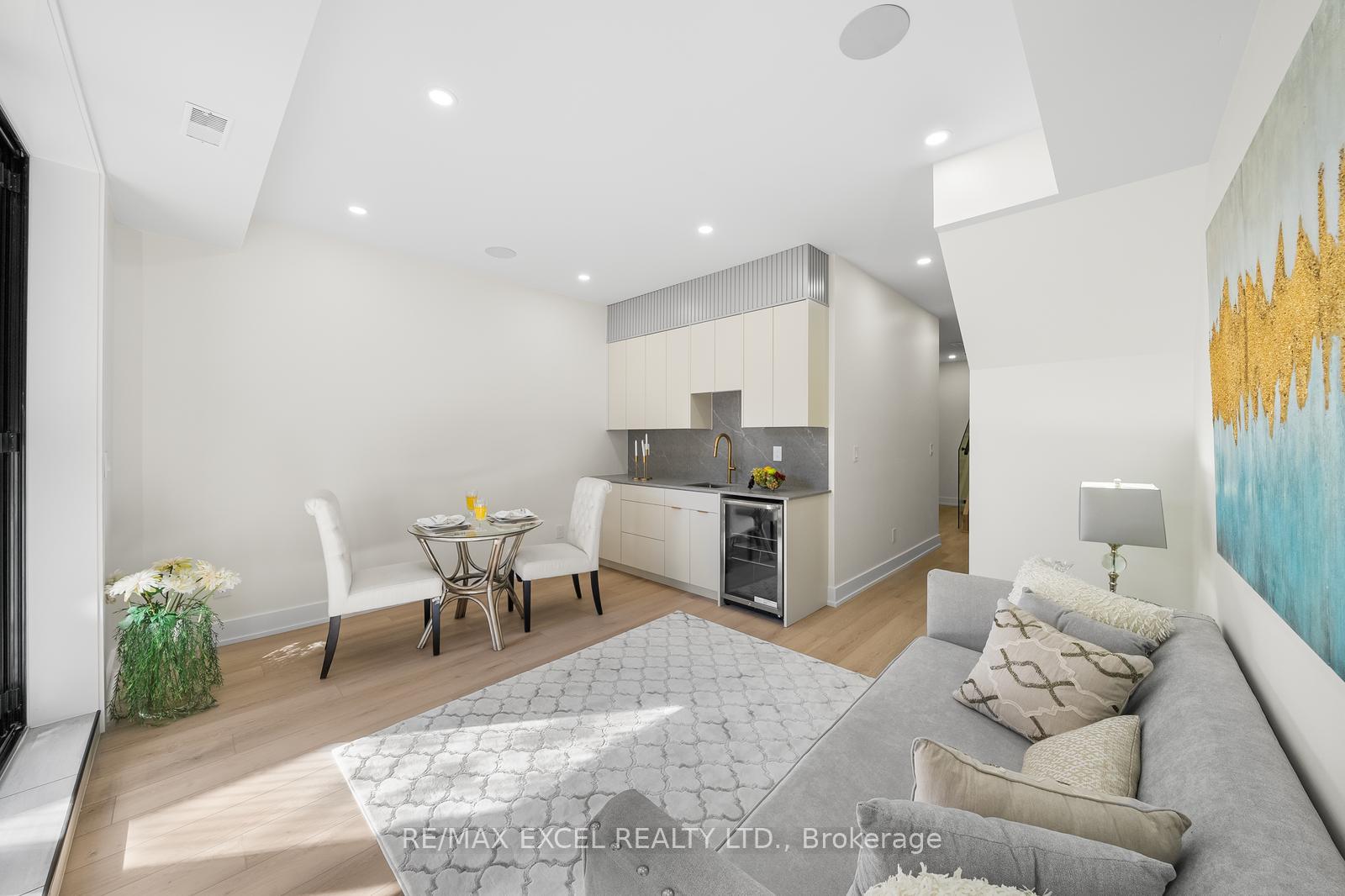 Photo 34 of 789 Sammon Avenue, Toronto, Danforth Village-East York — HOMEH