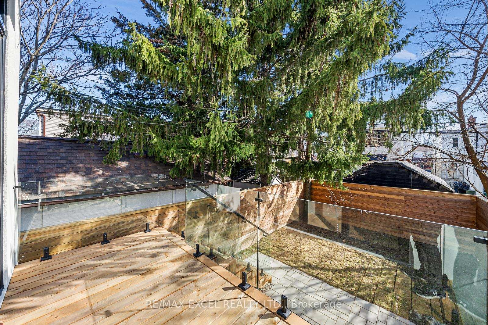 Photo 36 of 789 Sammon Avenue, Toronto, Danforth Village-East York — HOMEH