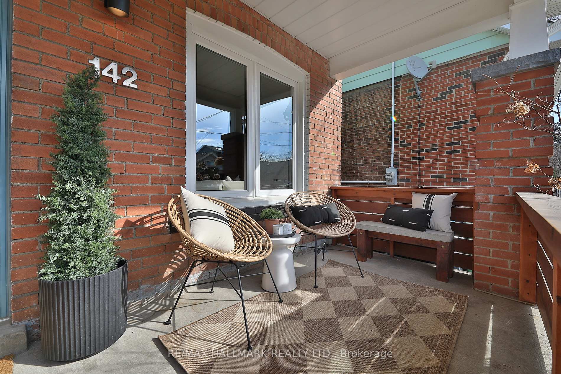 Photo 4 of 142 Springdale Boulevard, Toronto, Danforth Village-East York — HOMEH