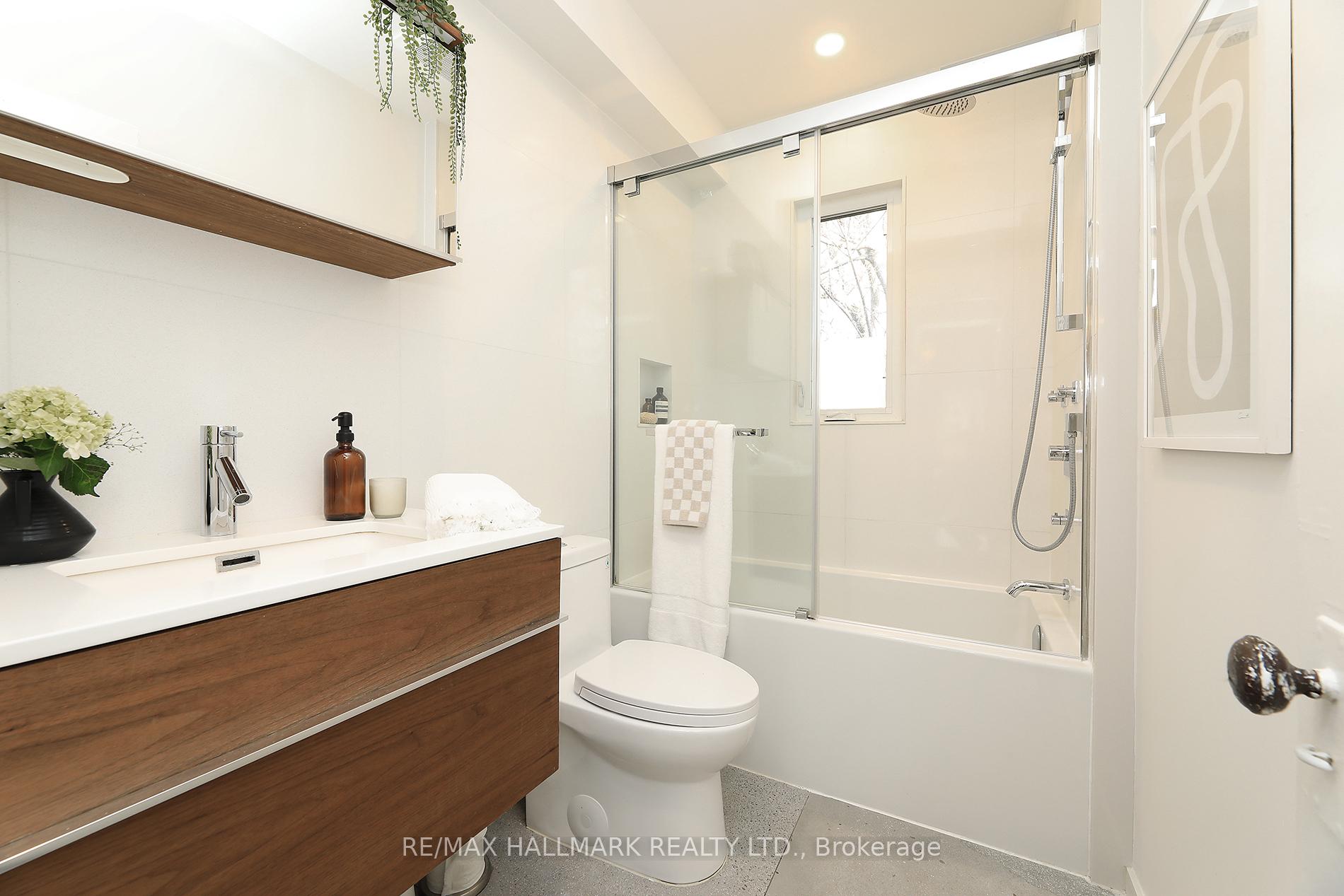 Photo 35 of 142 Springdale Boulevard, Toronto, Danforth Village-East York — HOMEH