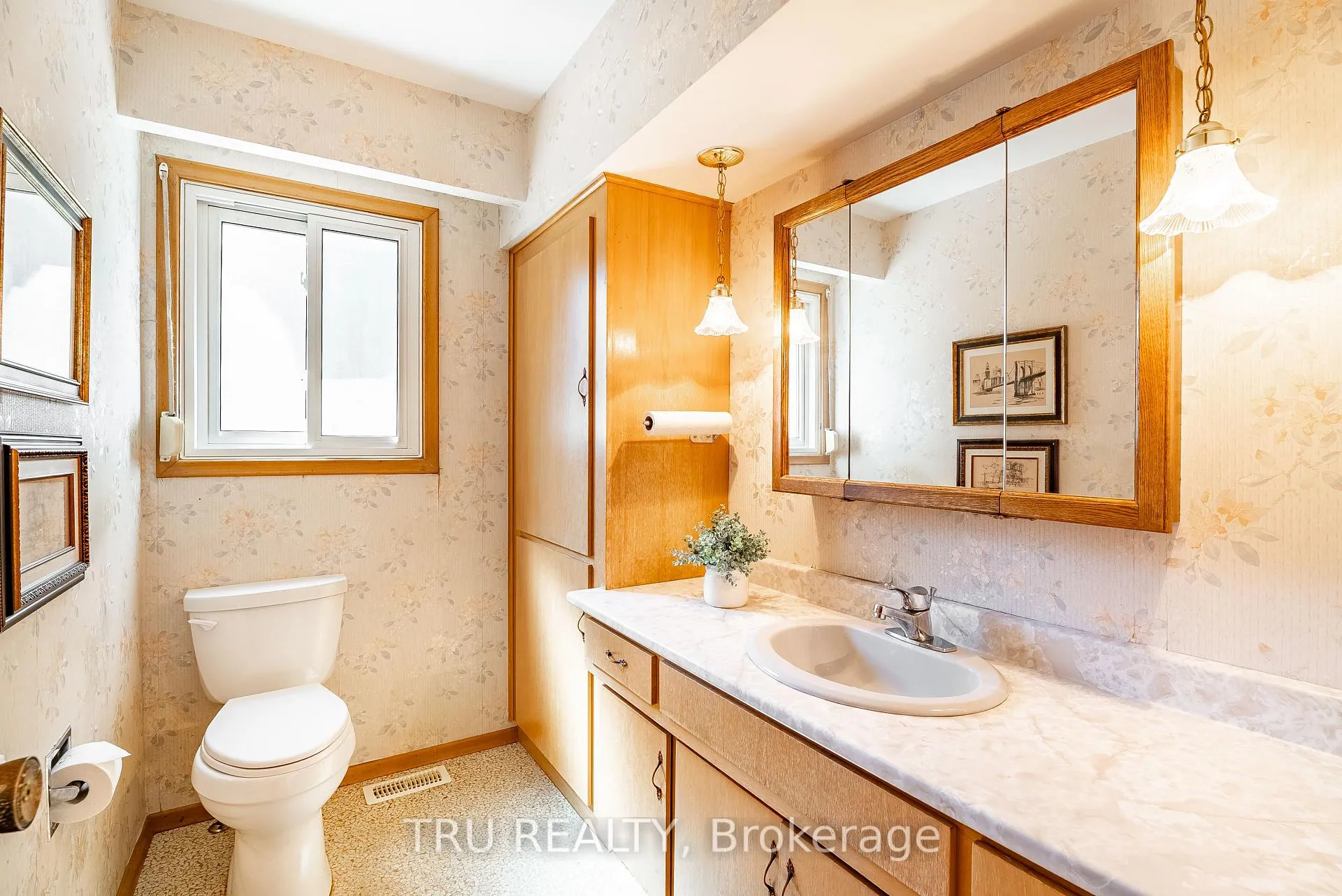Photo 17 of 55 Amos Avenue, Waterloo — HOMEH