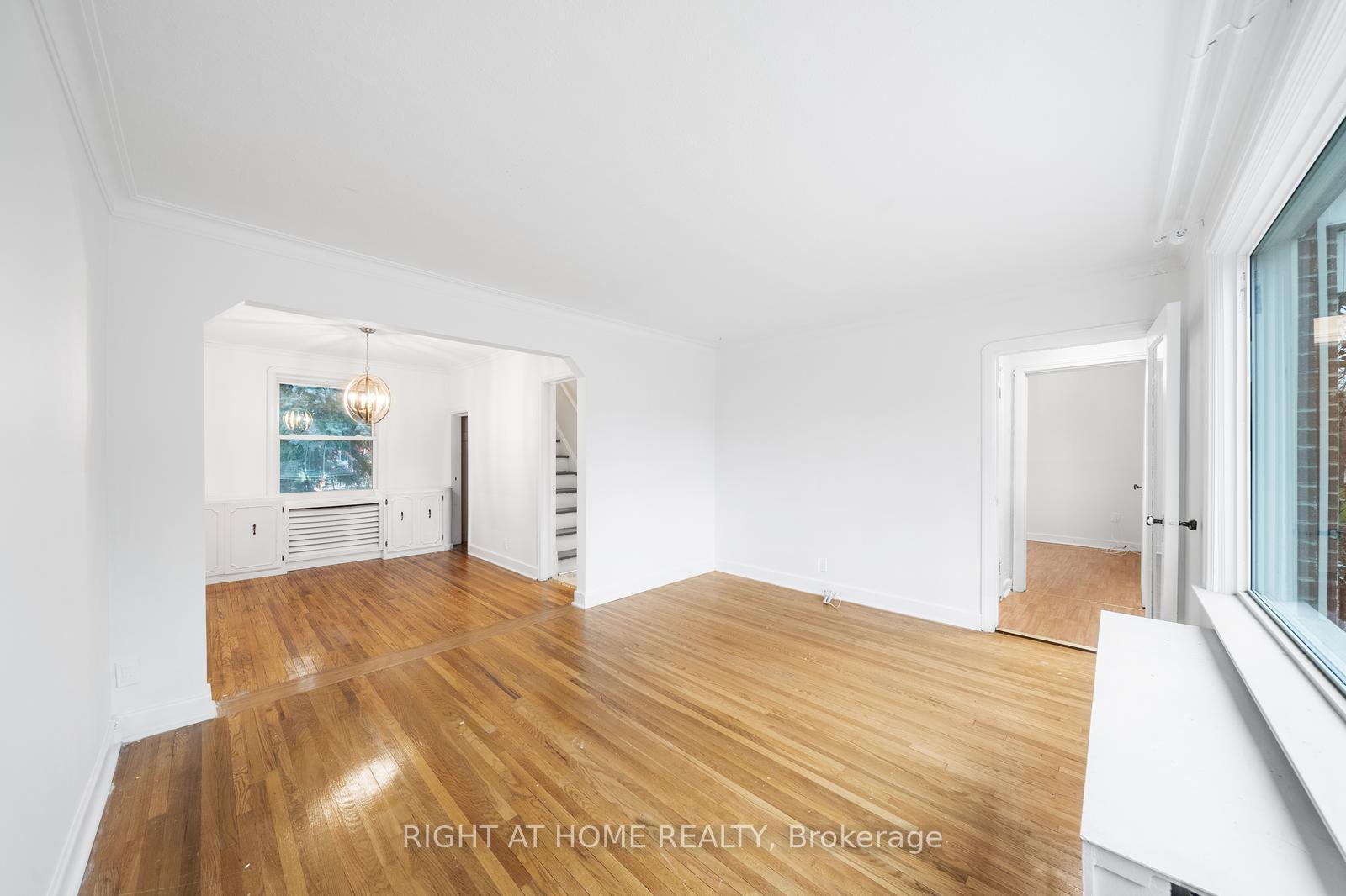 Photo 5 of 29 Plaxton Drive, Toronto, O'Connor-Parkview — HOMEH