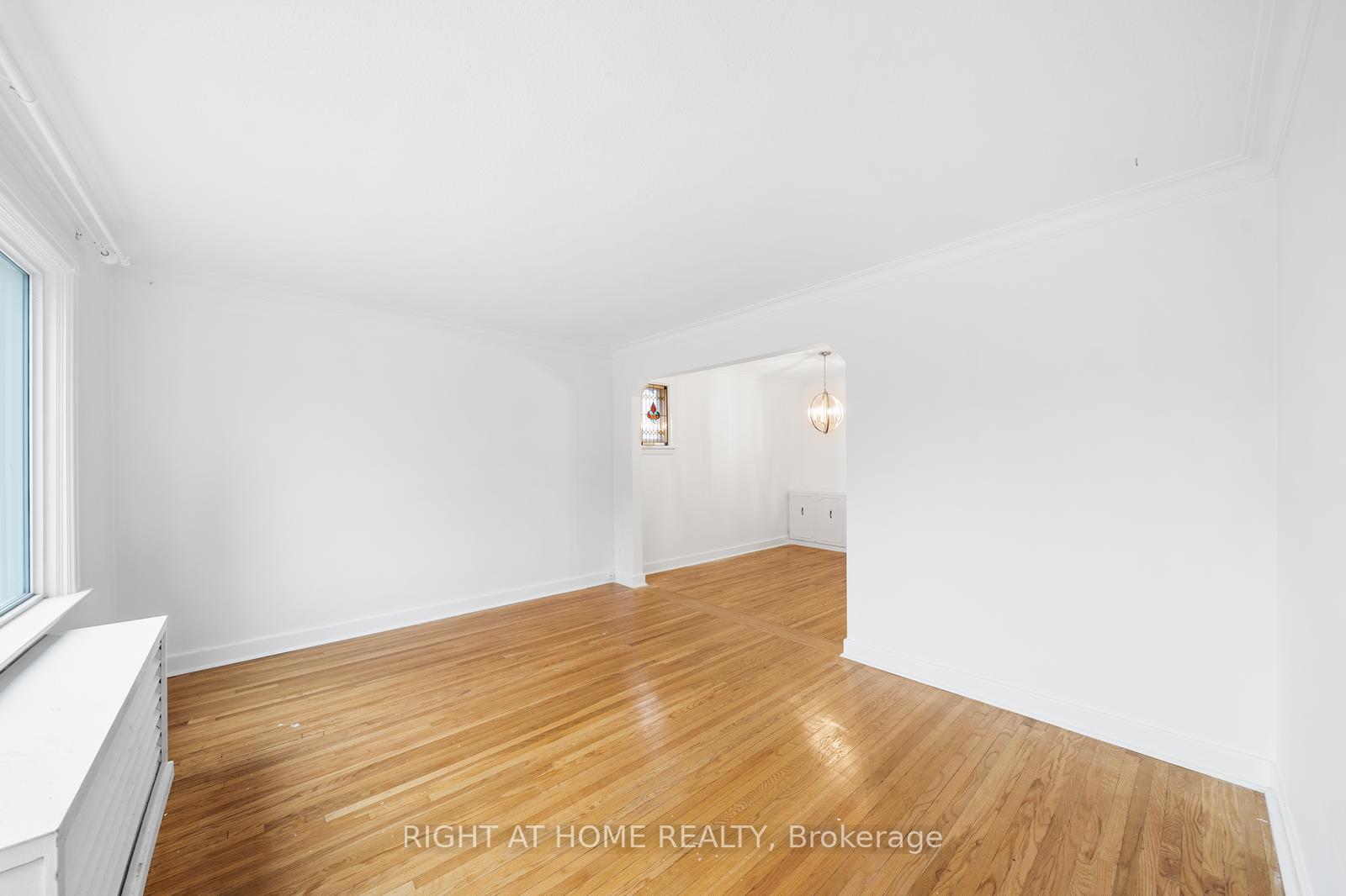Photo 8 of 29 Plaxton Drive, Toronto, O'Connor-Parkview — HOMEH