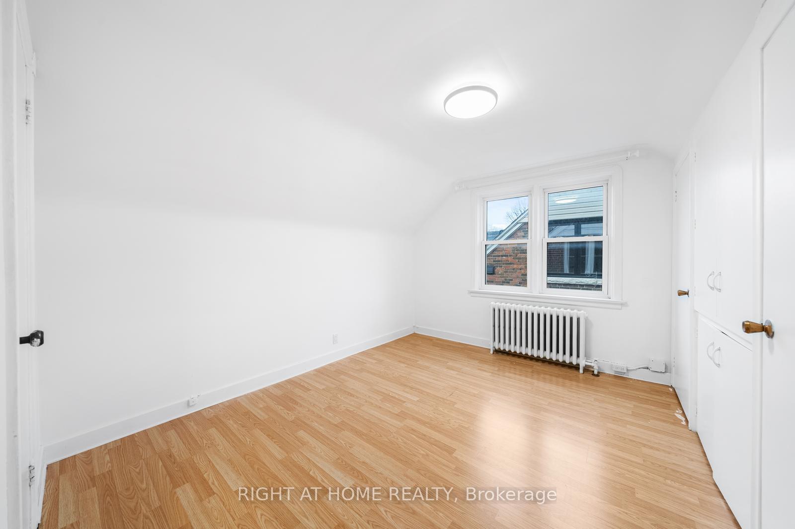 Photo 10 of 29 Plaxton Drive, Toronto, O'Connor-Parkview — HOMEH
