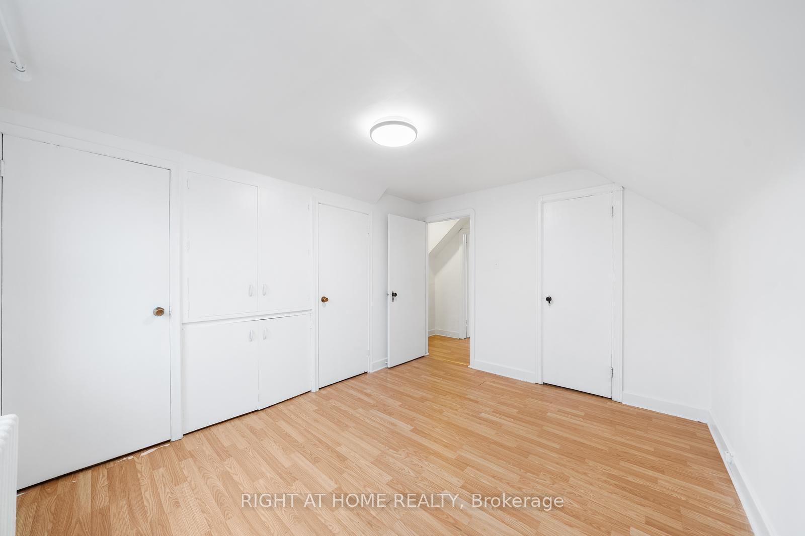 Photo 14 of 29 Plaxton Drive, Toronto, O'Connor-Parkview — HOMEH