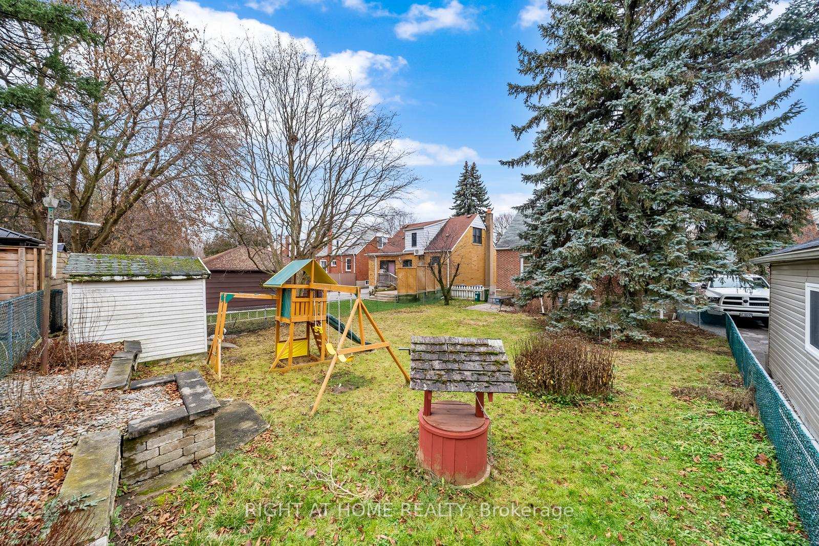 Photo 20 of 29 Plaxton Drive, Toronto, O'Connor-Parkview — HOMEH