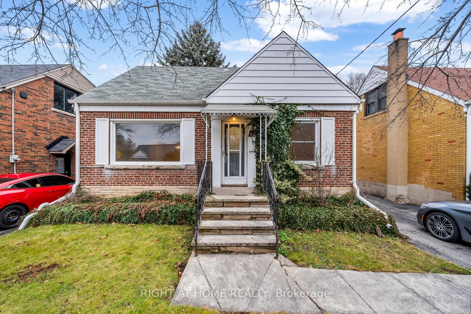 Photo 21 of 29 Plaxton Drive, Toronto, O'Connor-Parkview — HOMEH