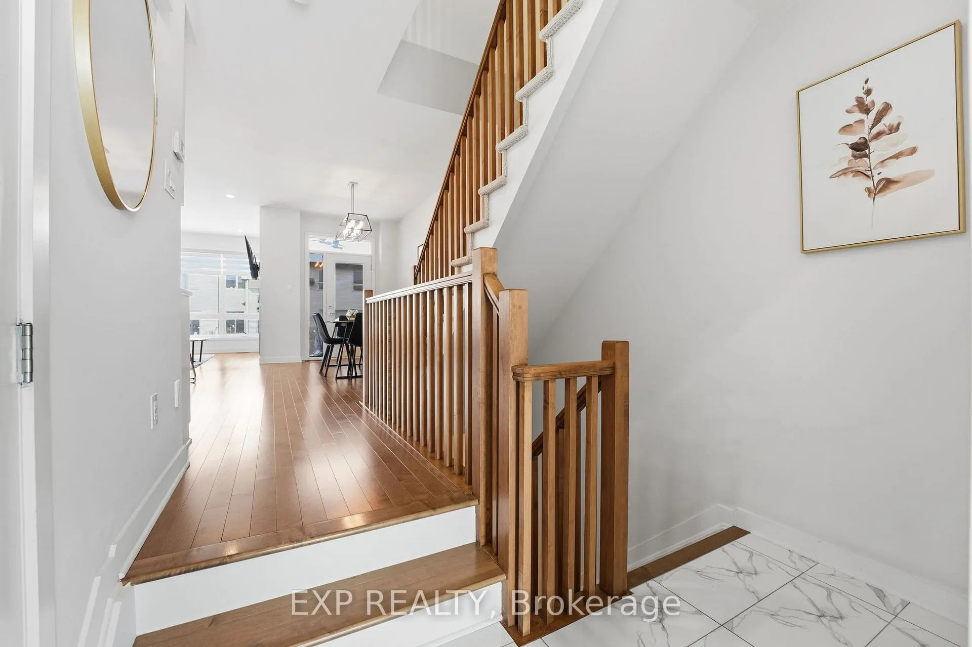 Photo 5 of 687 Capricorn Circle, Ottawa, Riverside South/Gloucester Glen — HOMEH