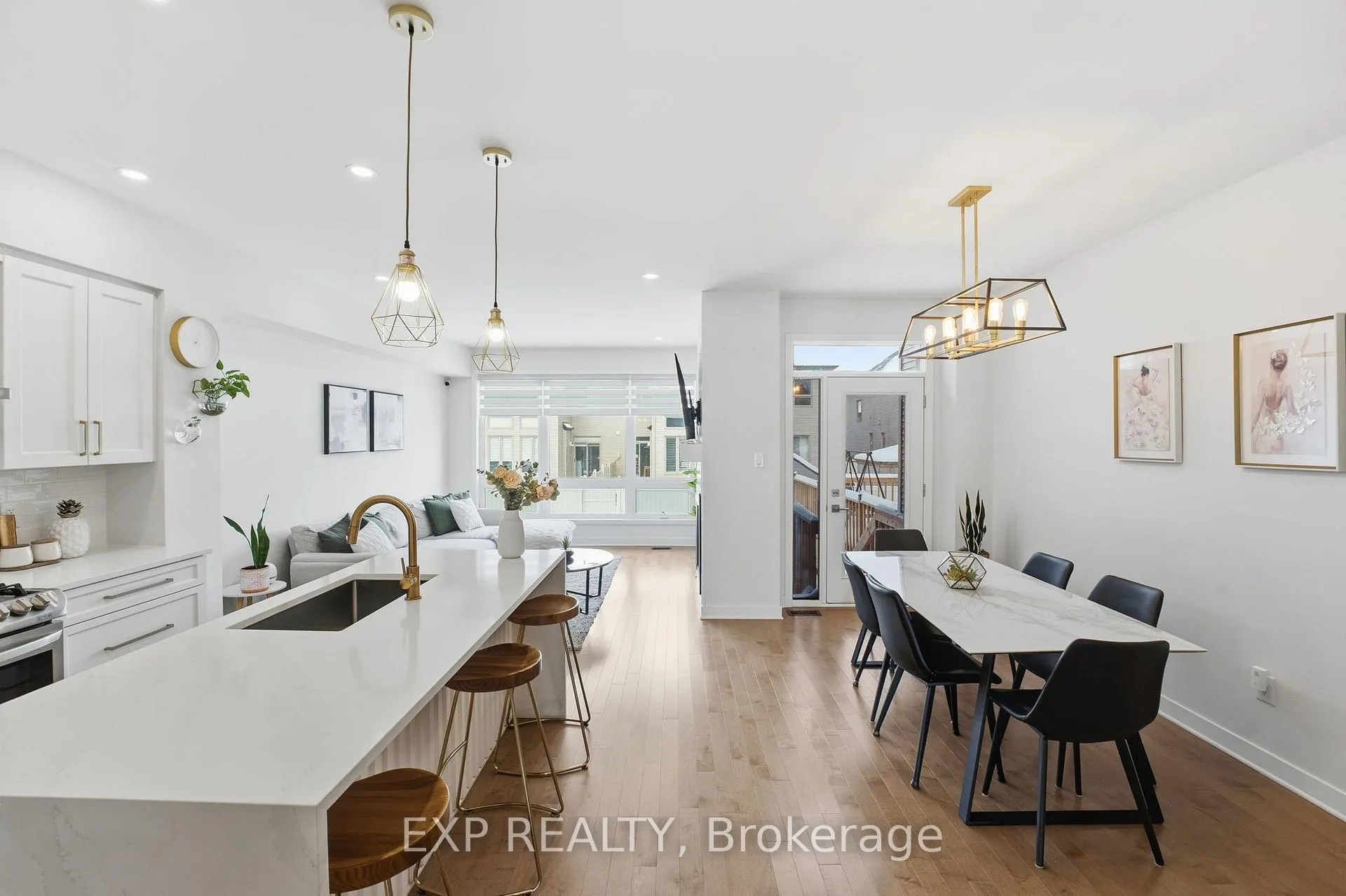 Photo 6 of 687 Capricorn Circle, Ottawa, Riverside South/Gloucester Glen — HOMEH