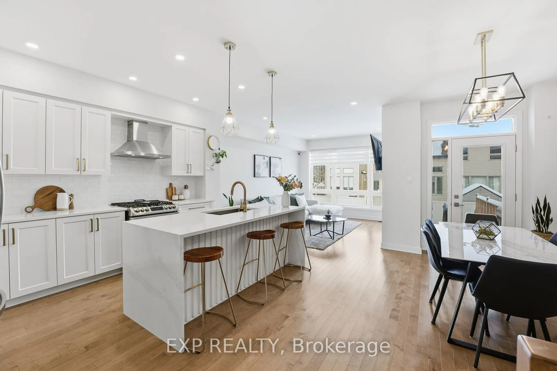 Photo 7 of 687 Capricorn Circle, Ottawa, Riverside South/Gloucester Glen — HOMEH