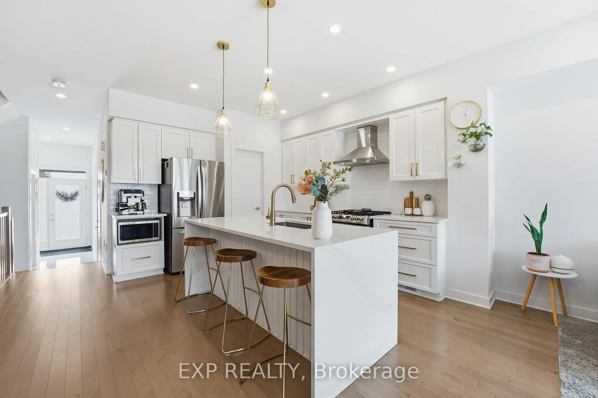 Photo 8 of 687 Capricorn Circle, Ottawa, Riverside South/Gloucester Glen — HOMEH