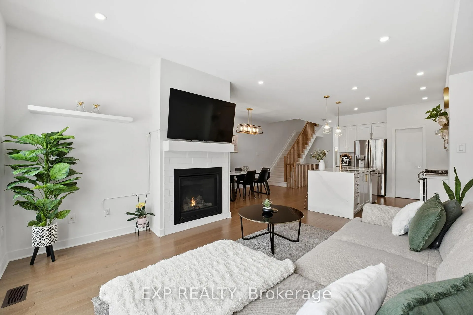 Photo 17 of 687 Capricorn Circle, Ottawa, Riverside South/Gloucester Glen — HOMEH