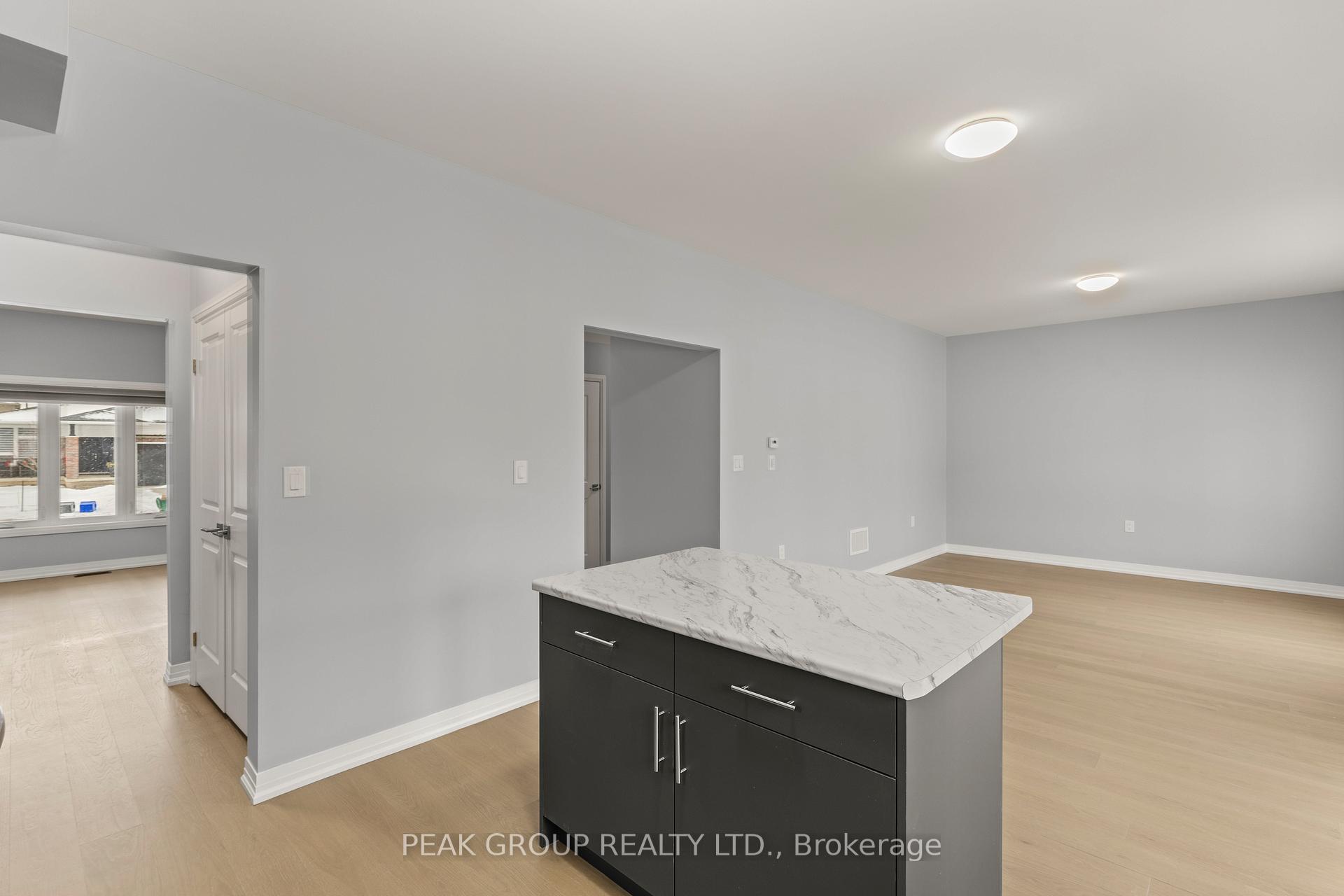 Photo 6 of 10 Barker Parkway, Thorold, Rolling Meadows — HOMEH