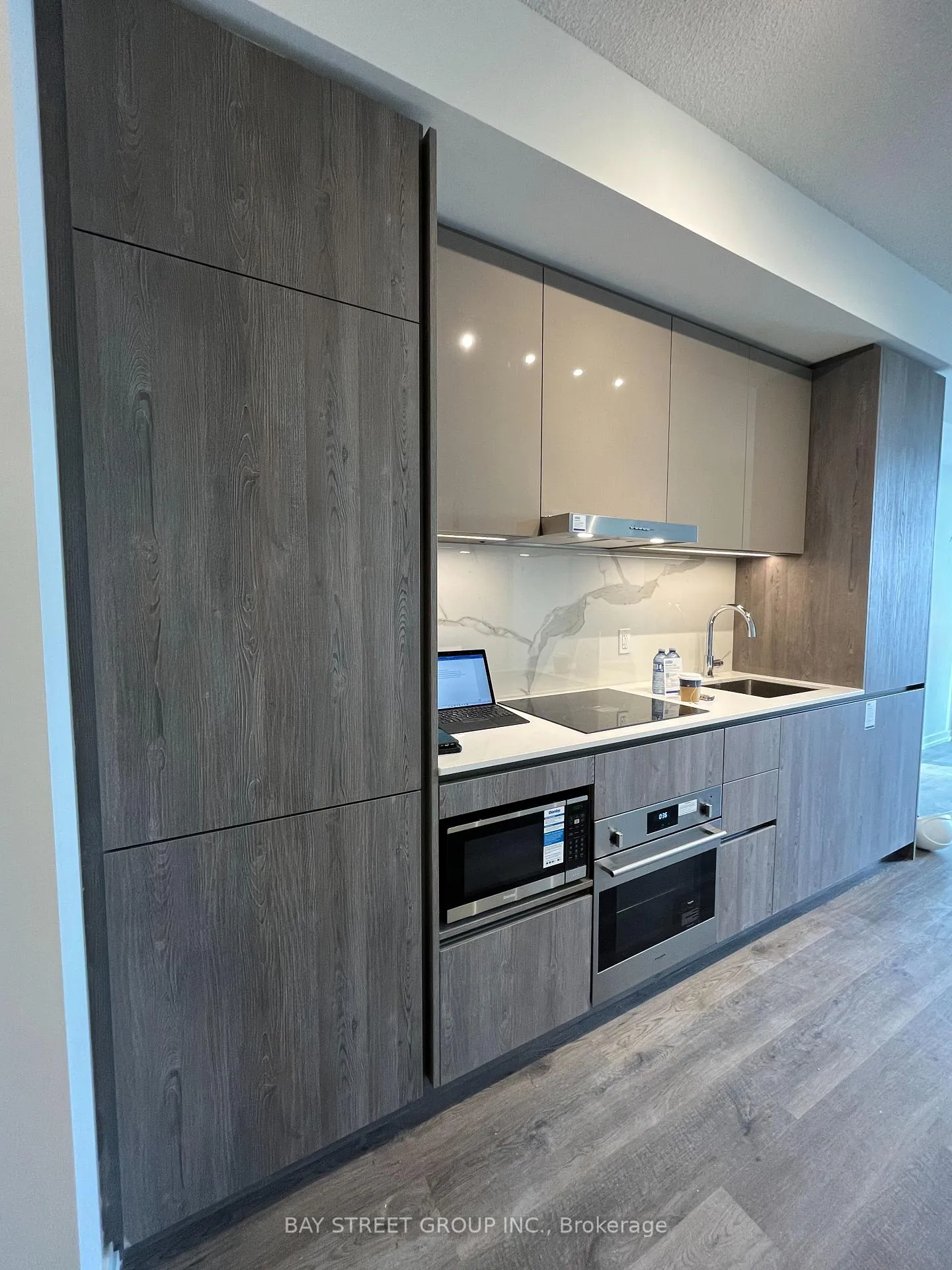 Photo 3 of Unit 2211, 8 Interchange Way, Vaughan, Vaughan Corporate Centre — HOMEH