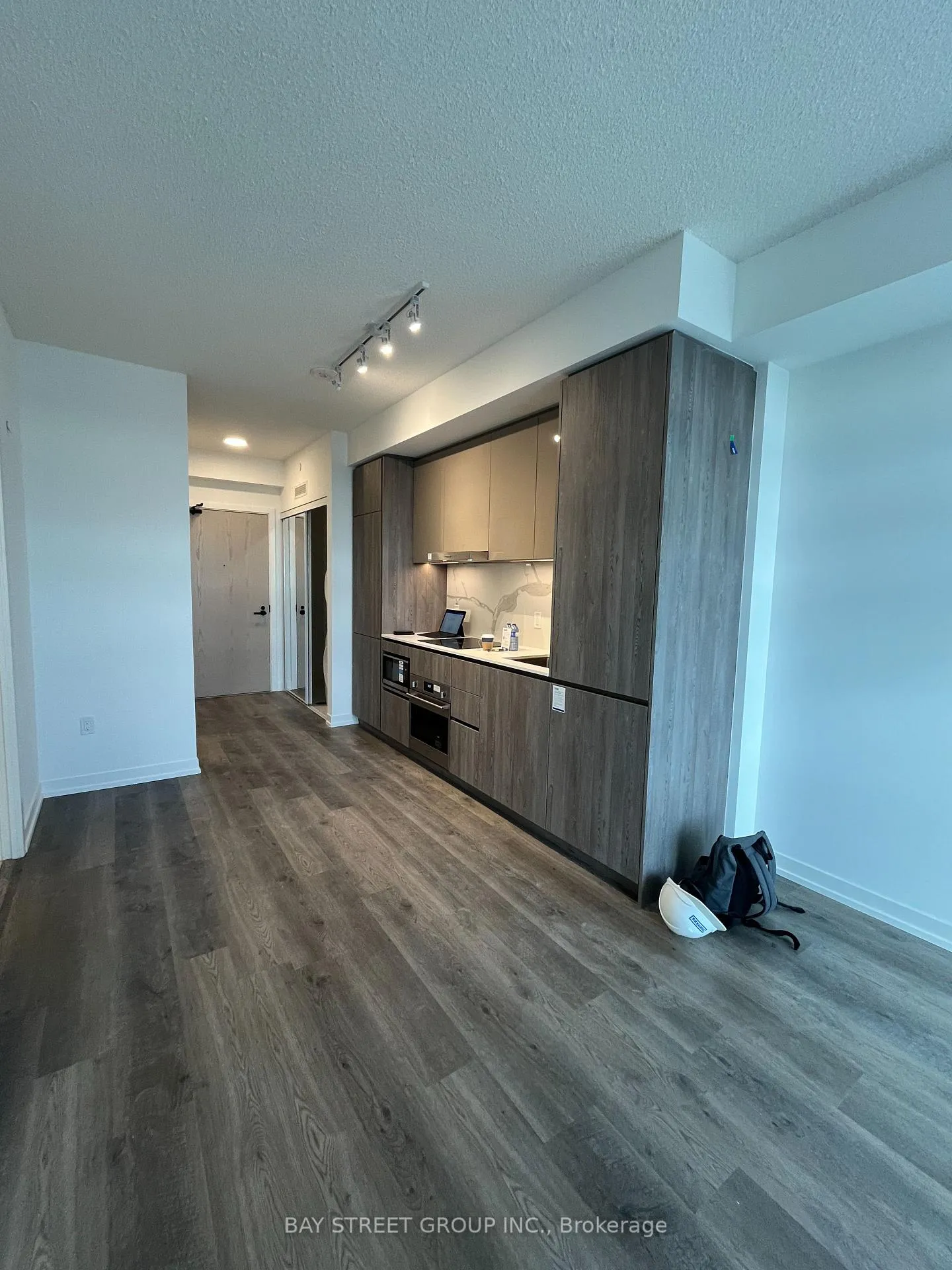 Photo 4 of Unit 2211, 8 Interchange Way, Vaughan, Vaughan Corporate Centre — HOMEH