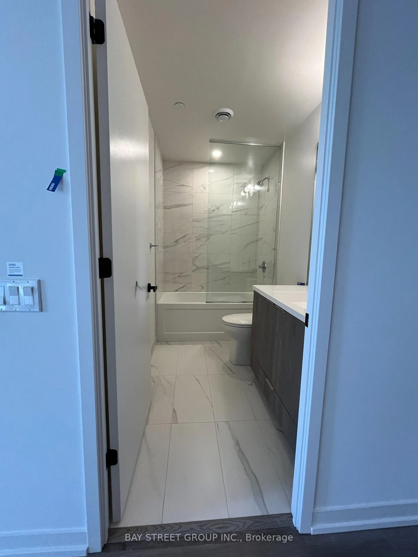 Photo 9 of Unit 2211, 8 Interchange Way, Vaughan, Vaughan Corporate Centre — HOMEH