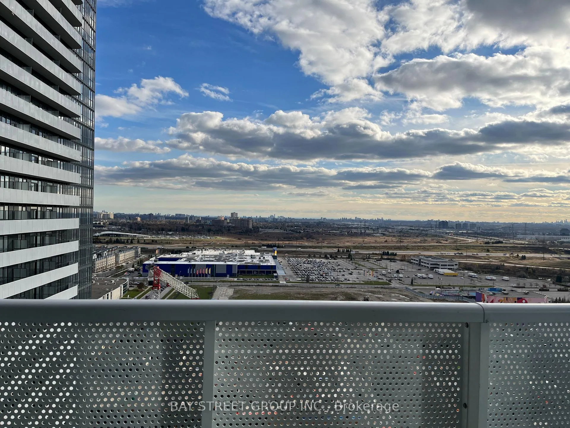 Photo 11 of Unit 2211, 8 Interchange Way, Vaughan, Vaughan Corporate Centre — HOMEH