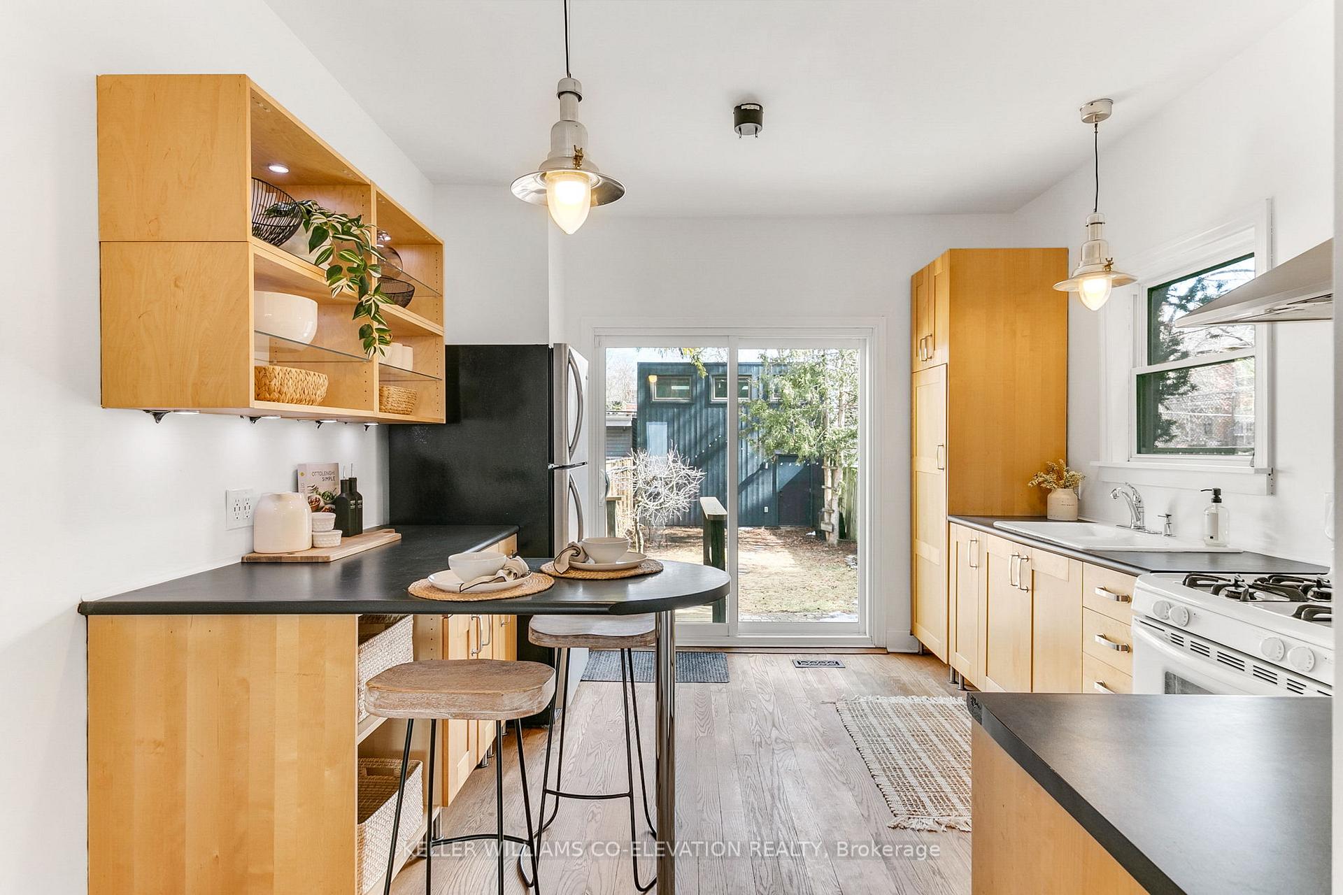 Photo 12 of 21 Arundel Avenue, Toronto, Playter Estates-Danforth — HOMEH