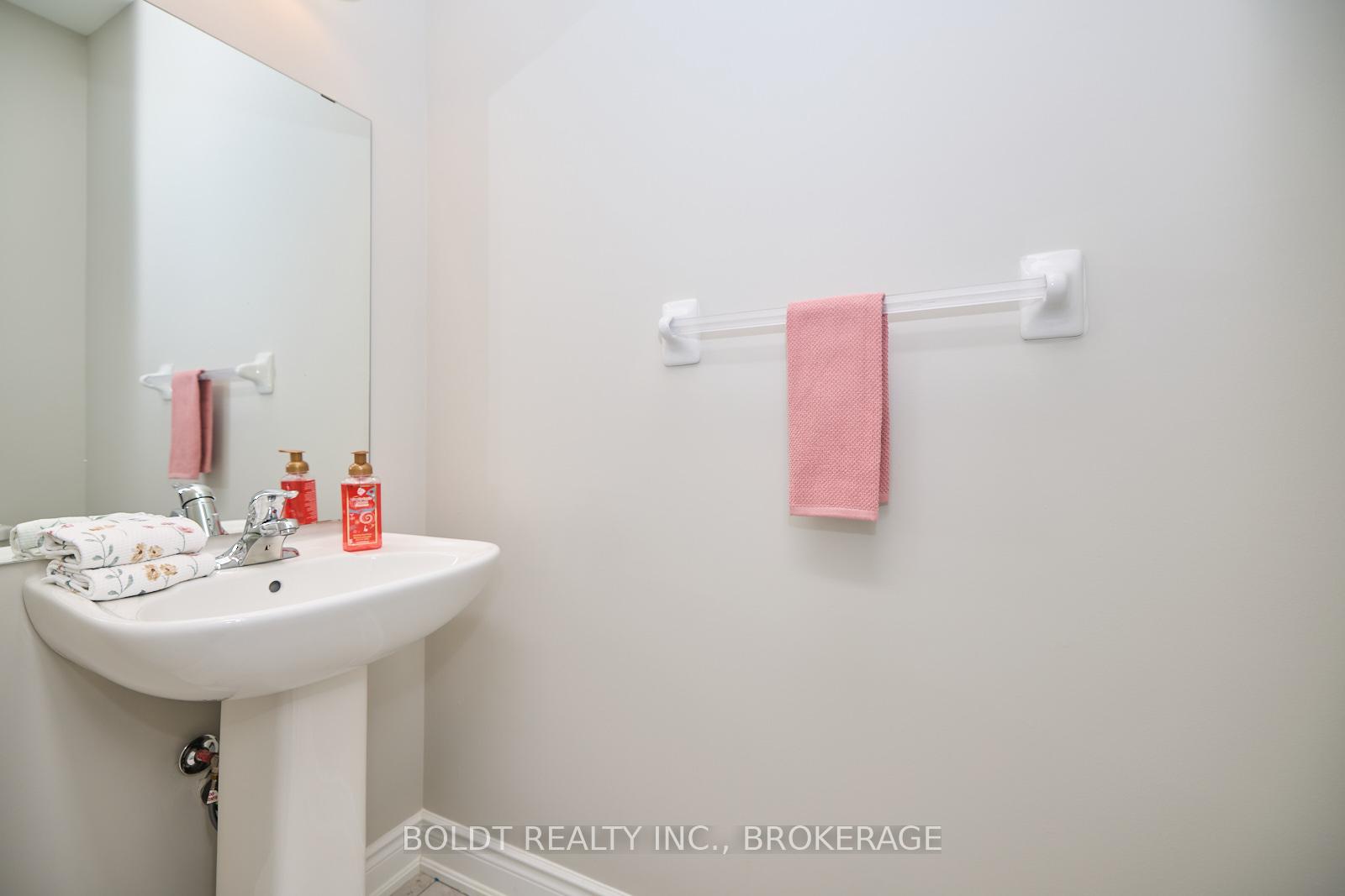 Photo 5 of 66 Homestead Way, Thorold, Rolling Meadows — HOMEH