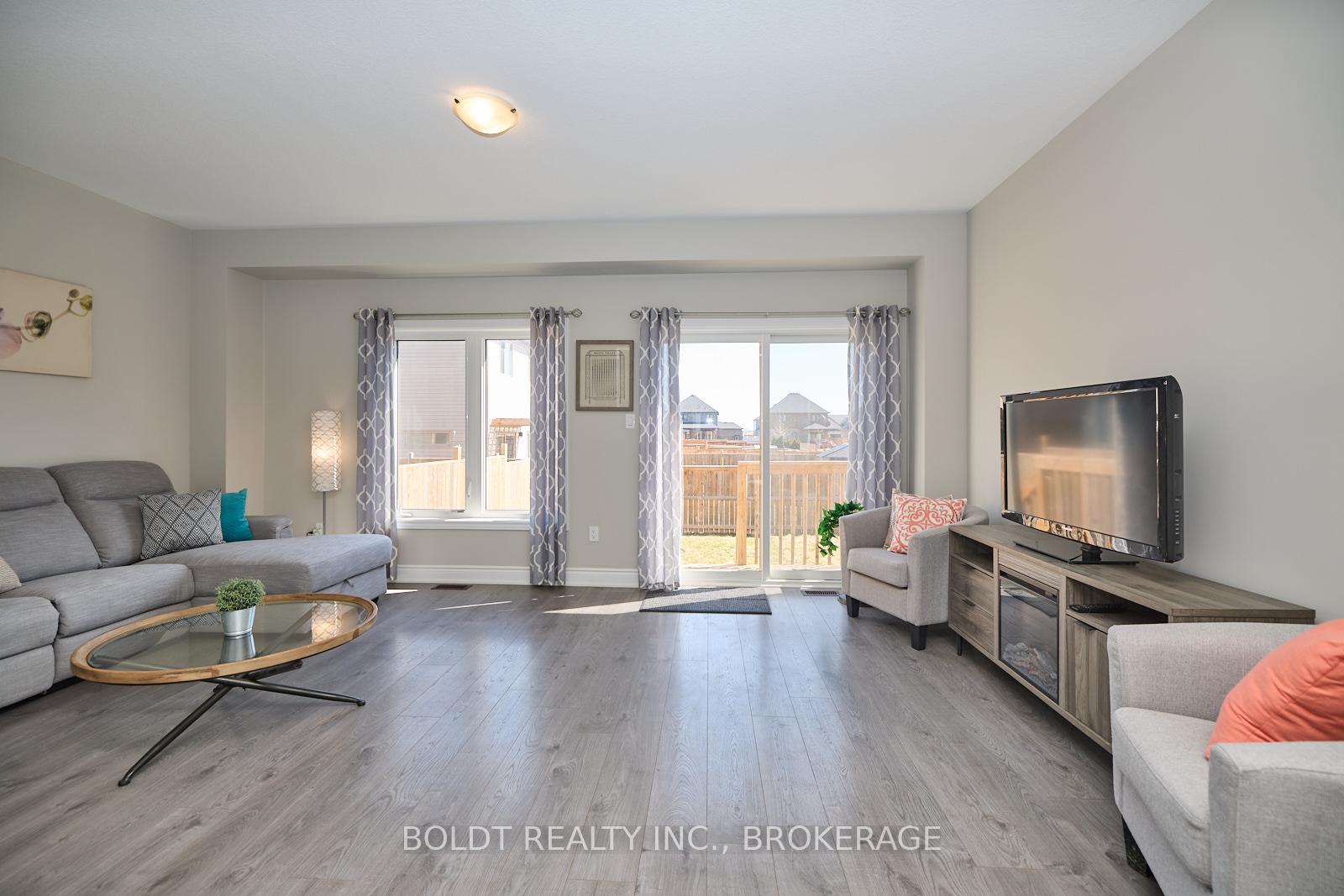 Photo 10 of 66 Homestead Way, Thorold, Rolling Meadows — HOMEH