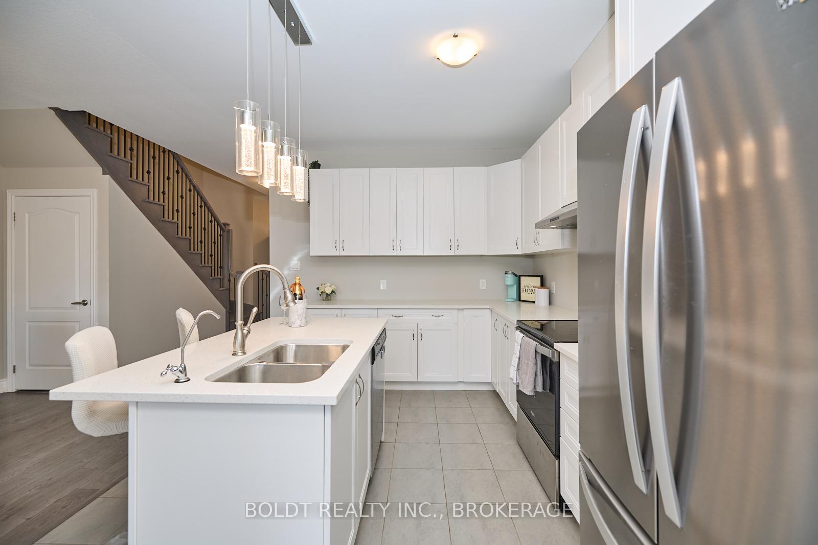 Photo 13 of 66 Homestead Way, Thorold, Rolling Meadows — HOMEH