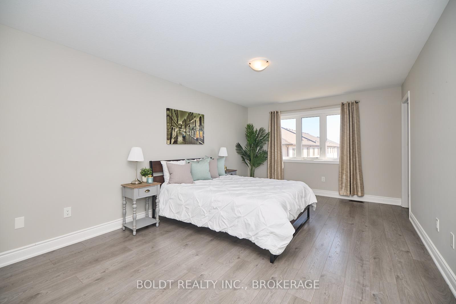 Photo 15 of 66 Homestead Way, Thorold, Rolling Meadows — HOMEH