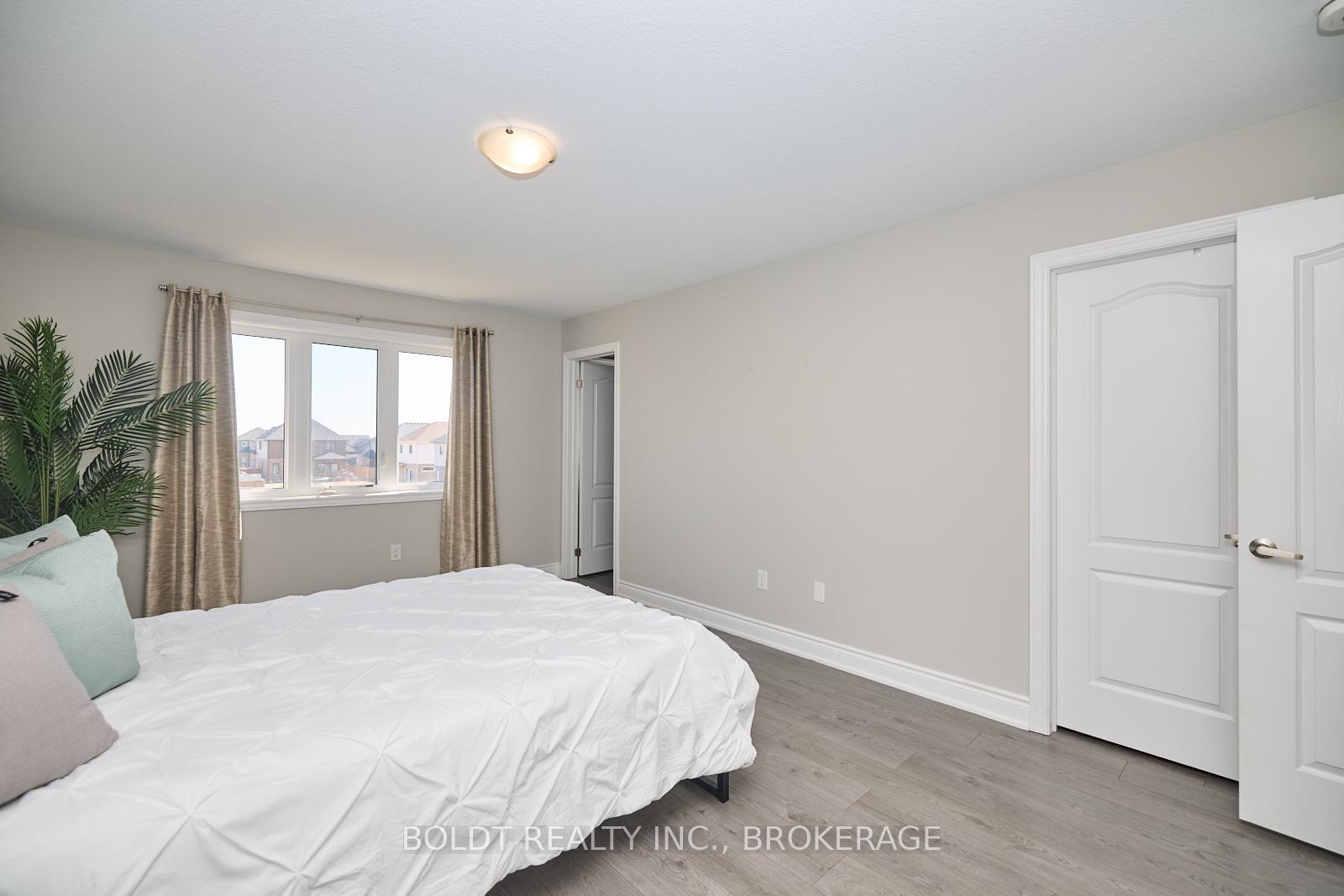 Photo 16 of 66 Homestead Way, Thorold, Rolling Meadows — HOMEH