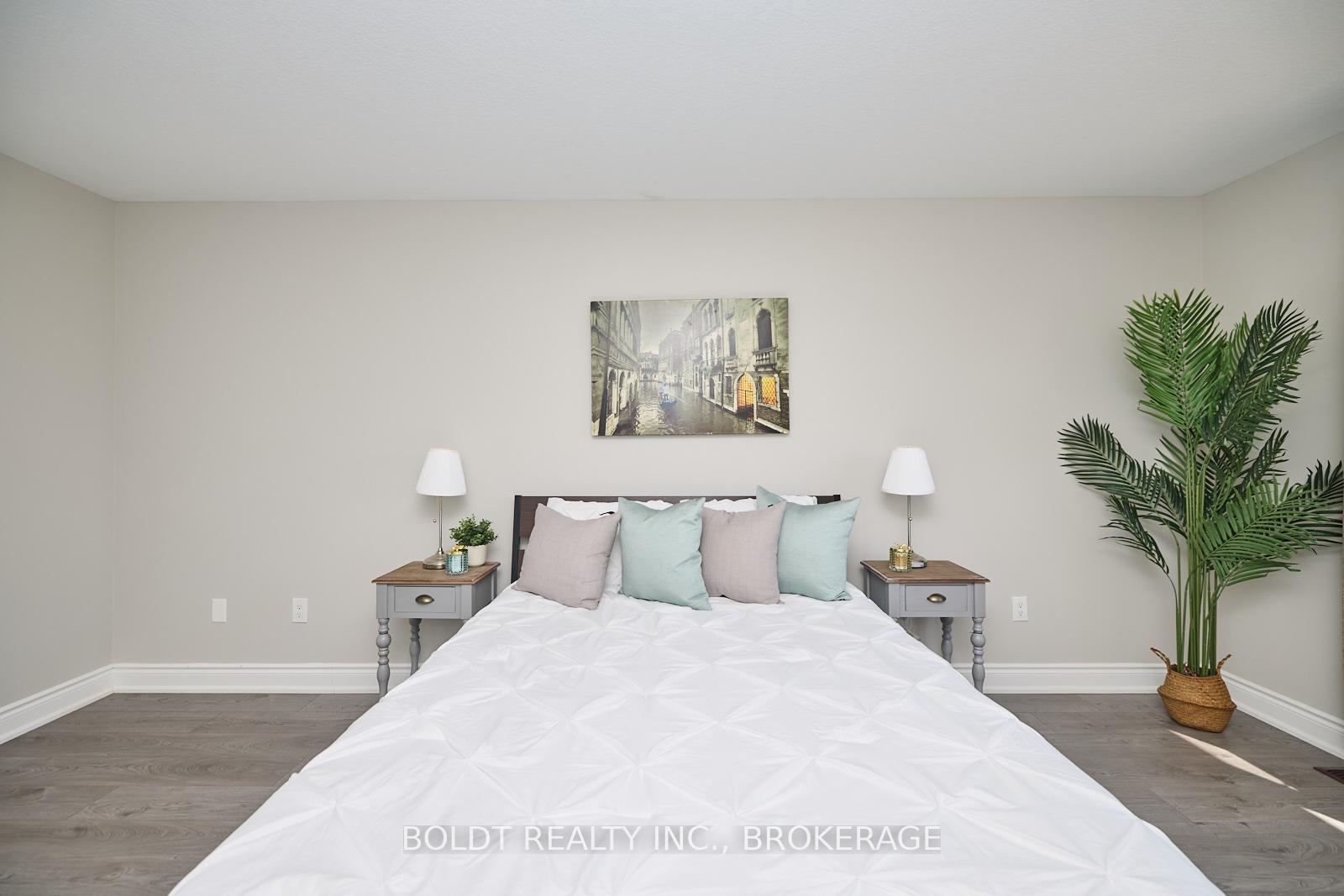 Photo 17 of 66 Homestead Way, Thorold, Rolling Meadows — HOMEH