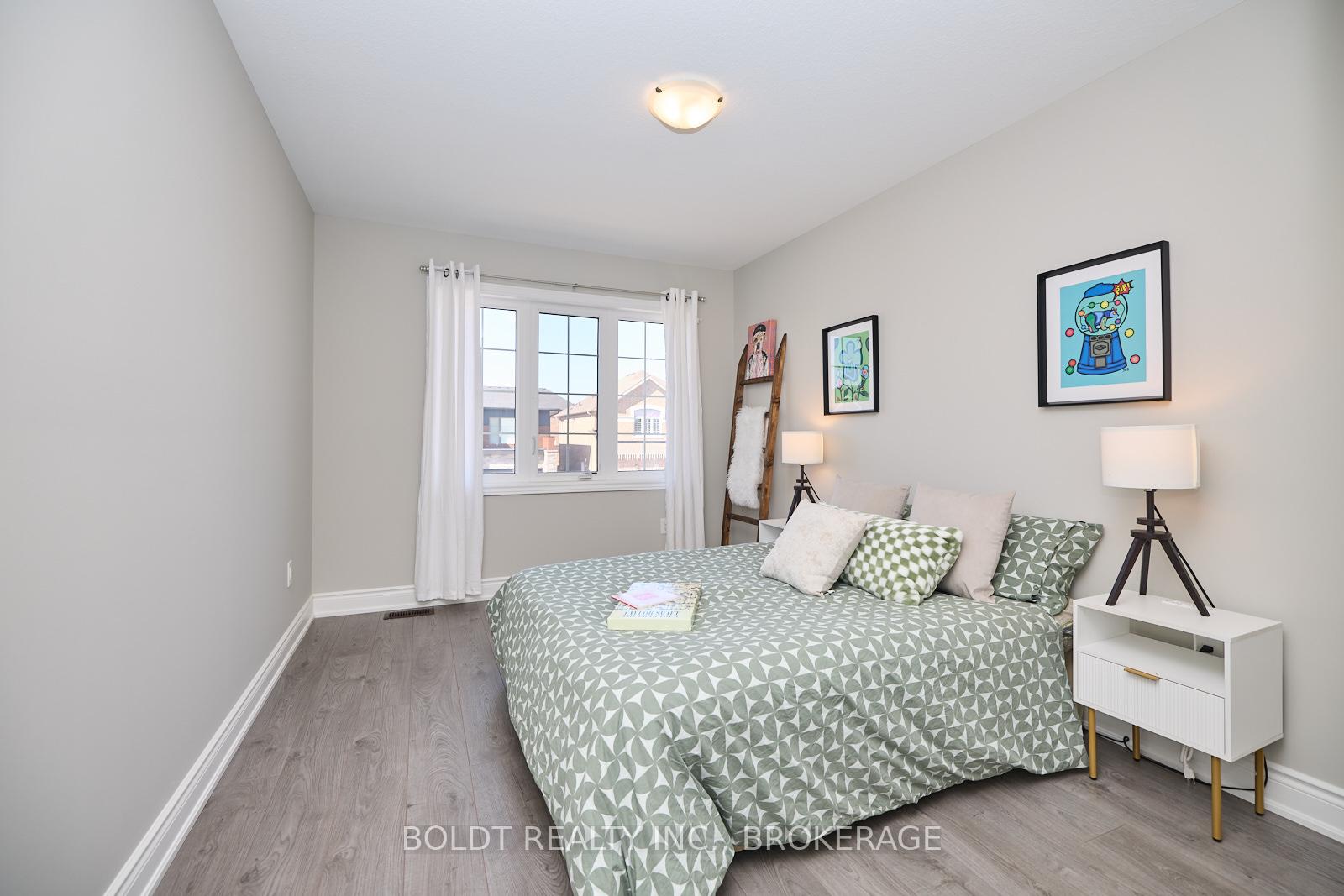 Photo 24 of 66 Homestead Way, Thorold, Rolling Meadows — HOMEH