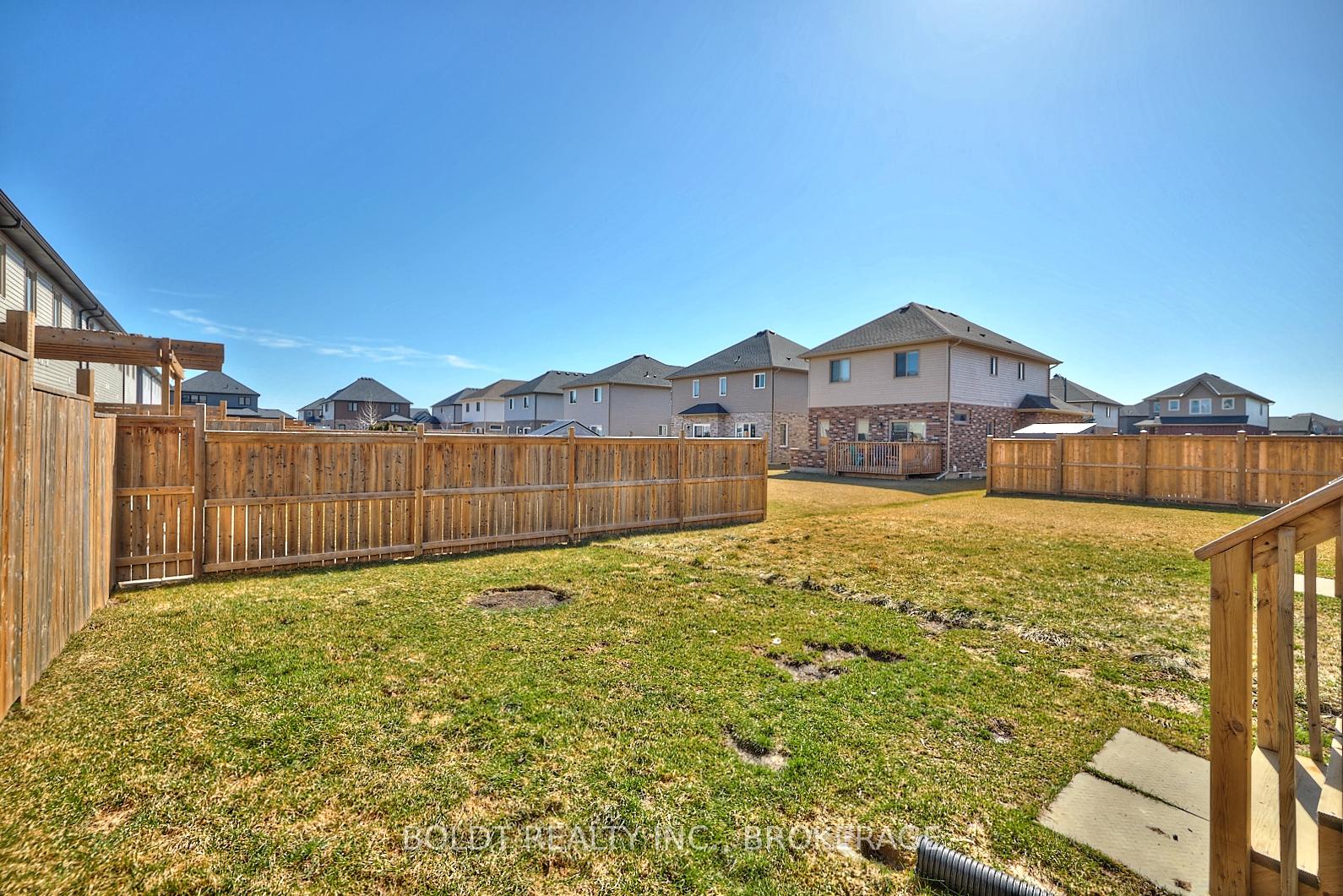 Photo 30 of 66 Homestead Way, Thorold, Rolling Meadows — HOMEH